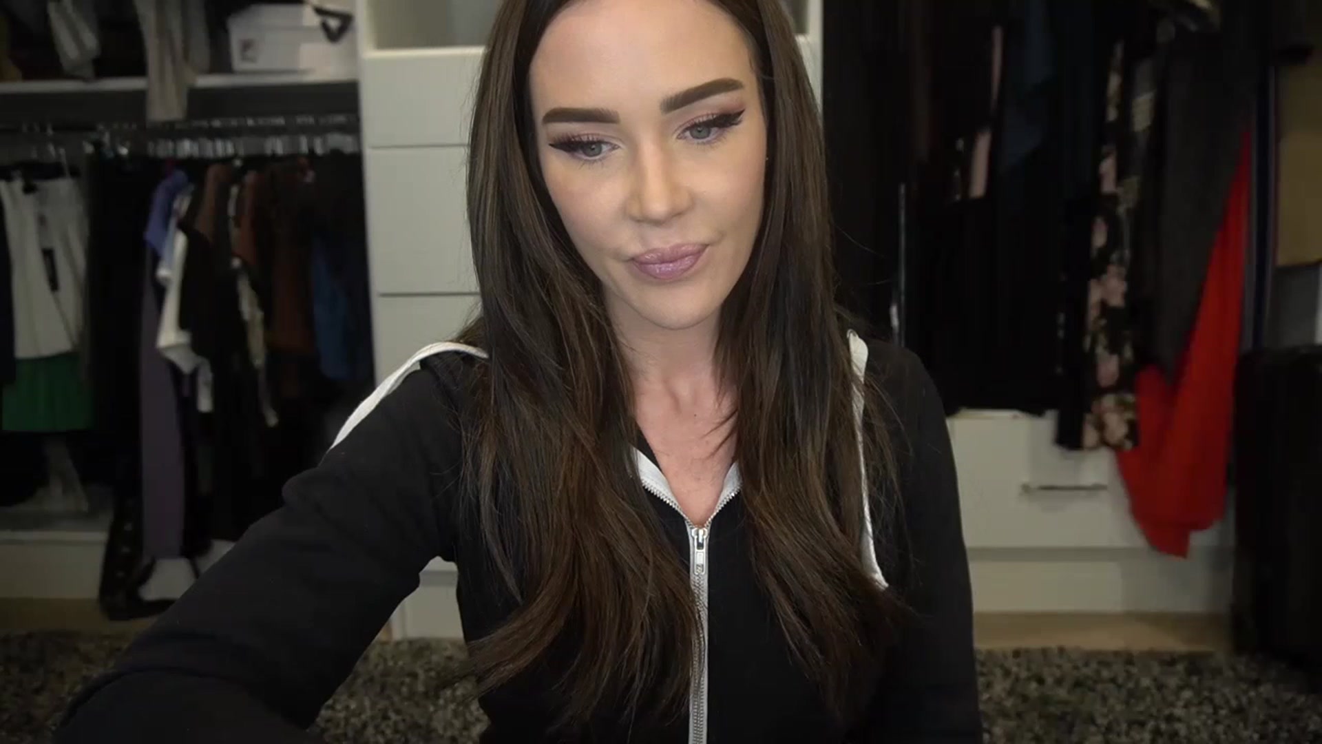 Gallery image thumbnail from VapePapi's myfreecams stream on, 01/17/2023, 23:35 image 5 of 20
