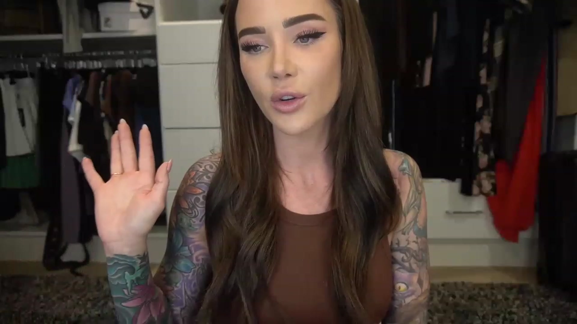 Gallery image thumbnail from VapePapi's myfreecams stream on, 01/18/2023, 23:32 image 11 of 20