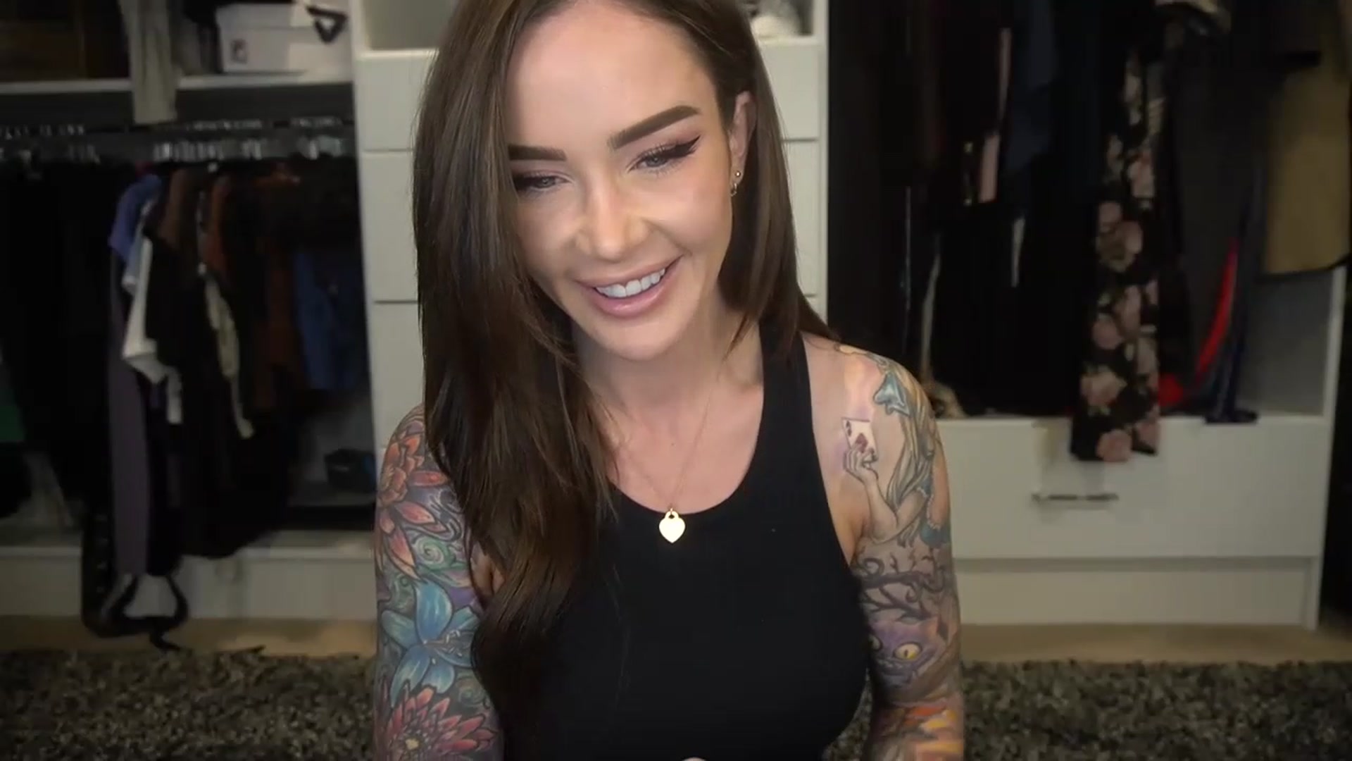 Gallery image thumbnail from VapePapi's myfreecams stream on, 01/20/2023, 23:30 image 14 of 20