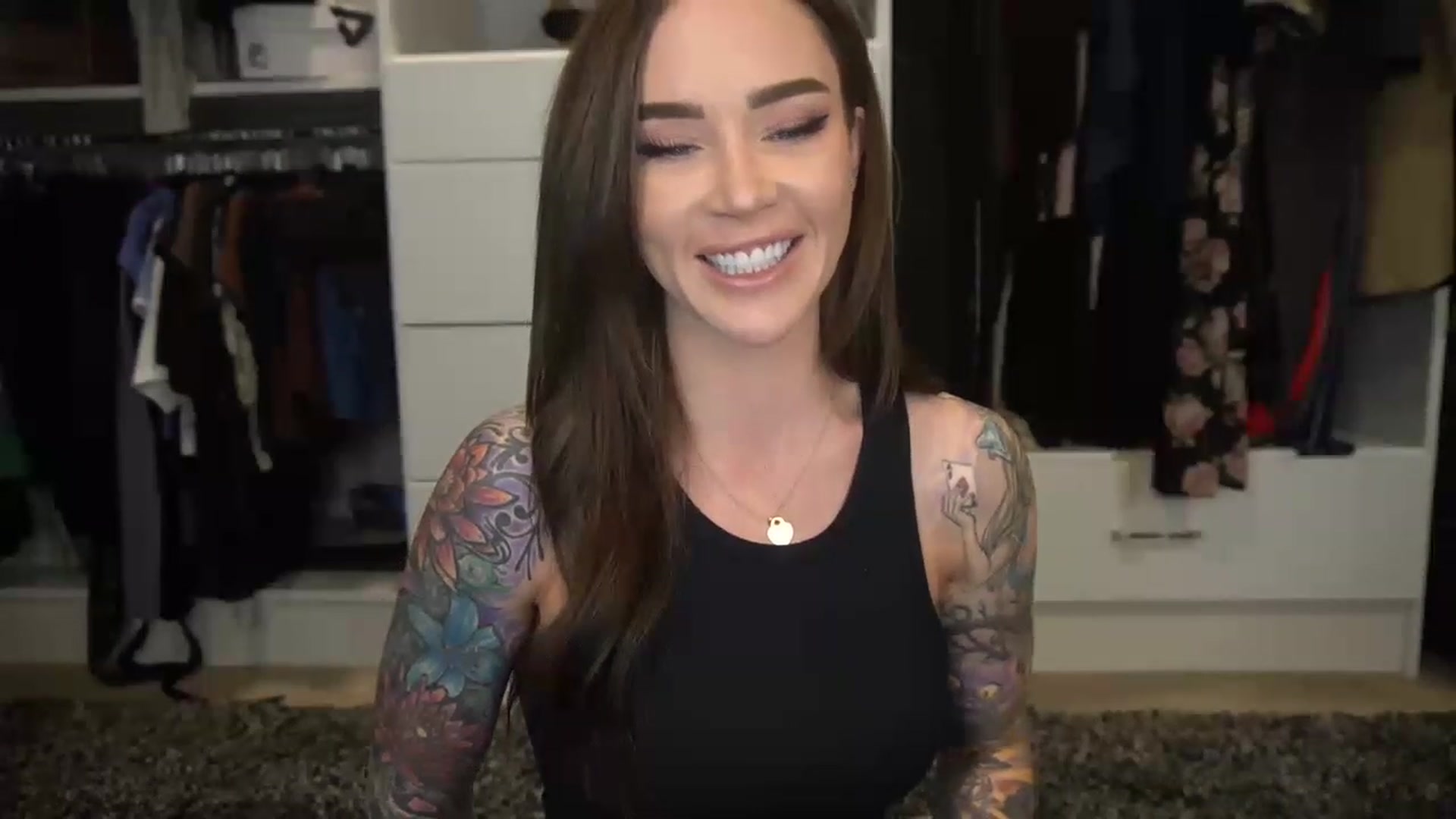 Gallery image thumbnail from VapePapi's myfreecams stream on, 01/20/2023, 23:30 image 18 of 20