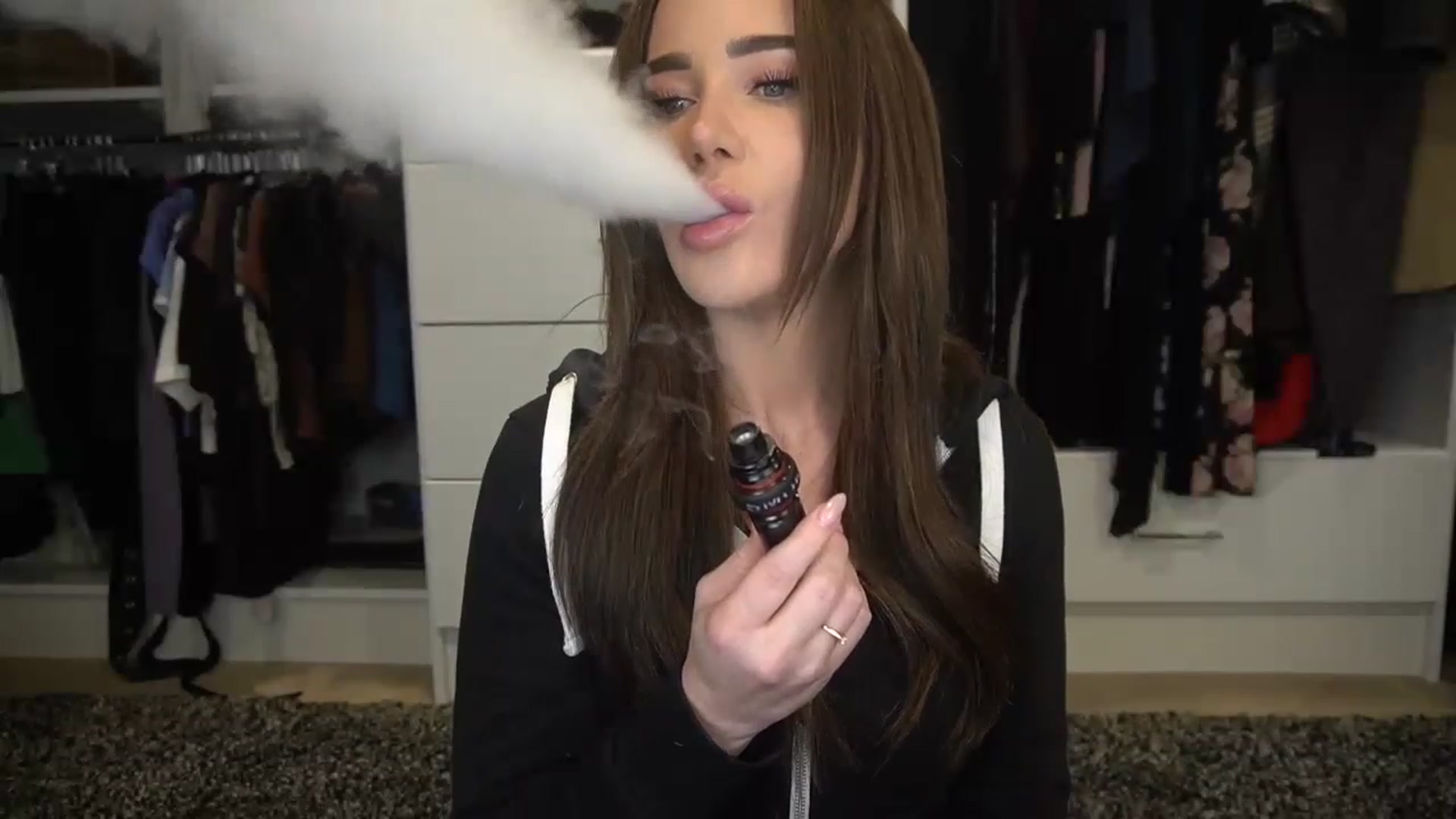Gallery image thumbnail from VapePapi's myfreecams stream on, 01/22/2023, 21:00 image 18 of 20