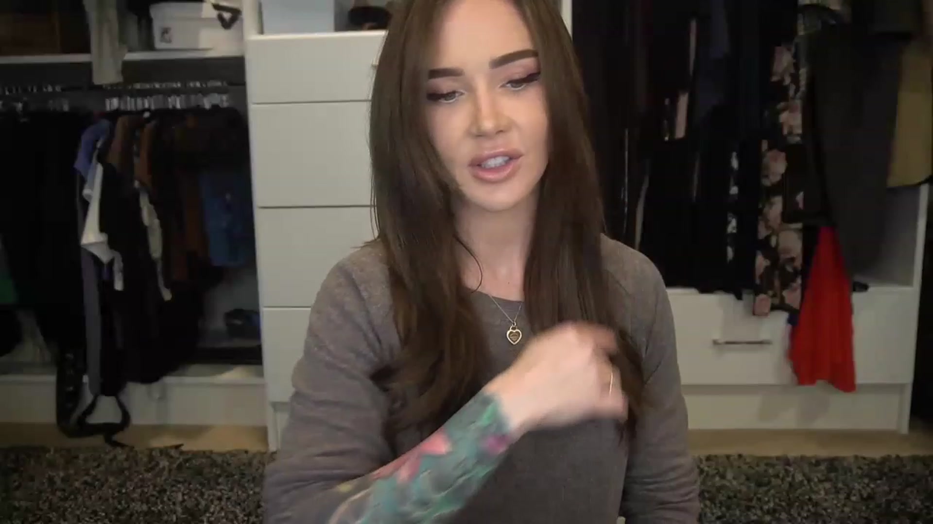 Gallery image thumbnail from VapePapi's myfreecams stream on, 01/27/2023, 24:00 image 3 of 20