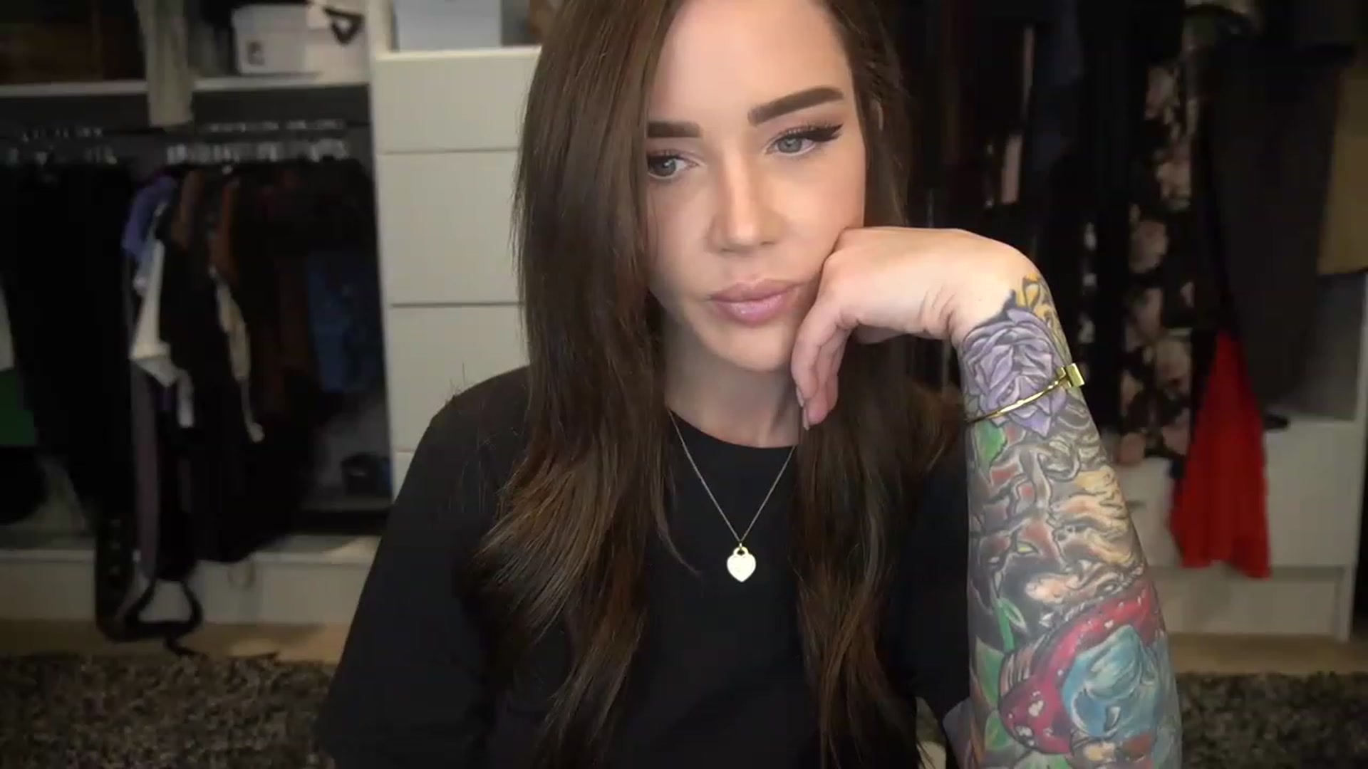Gallery image thumbnail from VapePapi's myfreecams stream on, 01/27/2023, 23:00 image 19 of 20