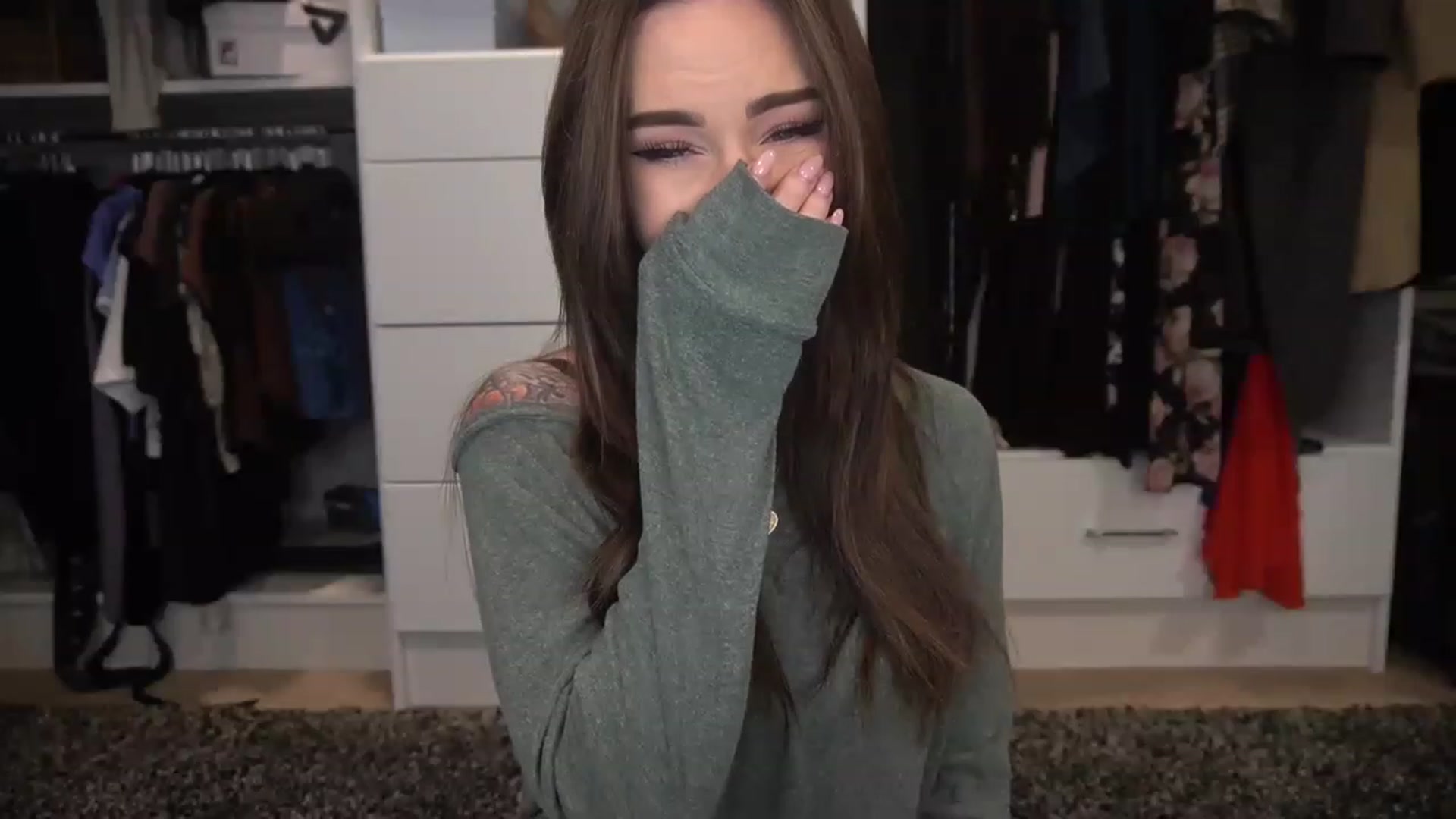 Gallery image thumbnail from VapePapi's myfreecams stream on, 01/29/2023, 21:03 image 6 of 20