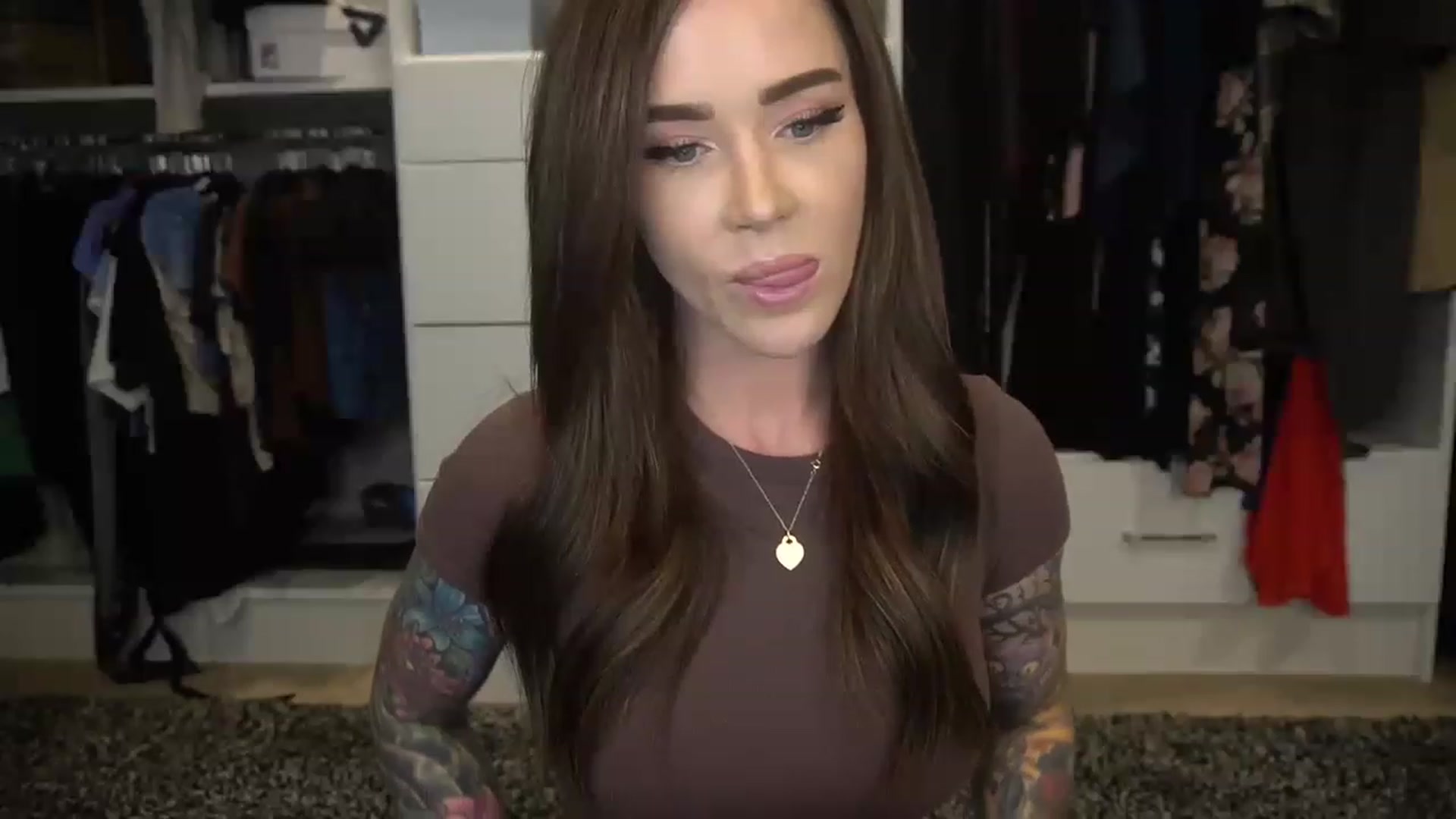 Gallery image thumbnail from VapePapi's myfreecams stream on, 02/01/2023, 23:34 image 17 of 20