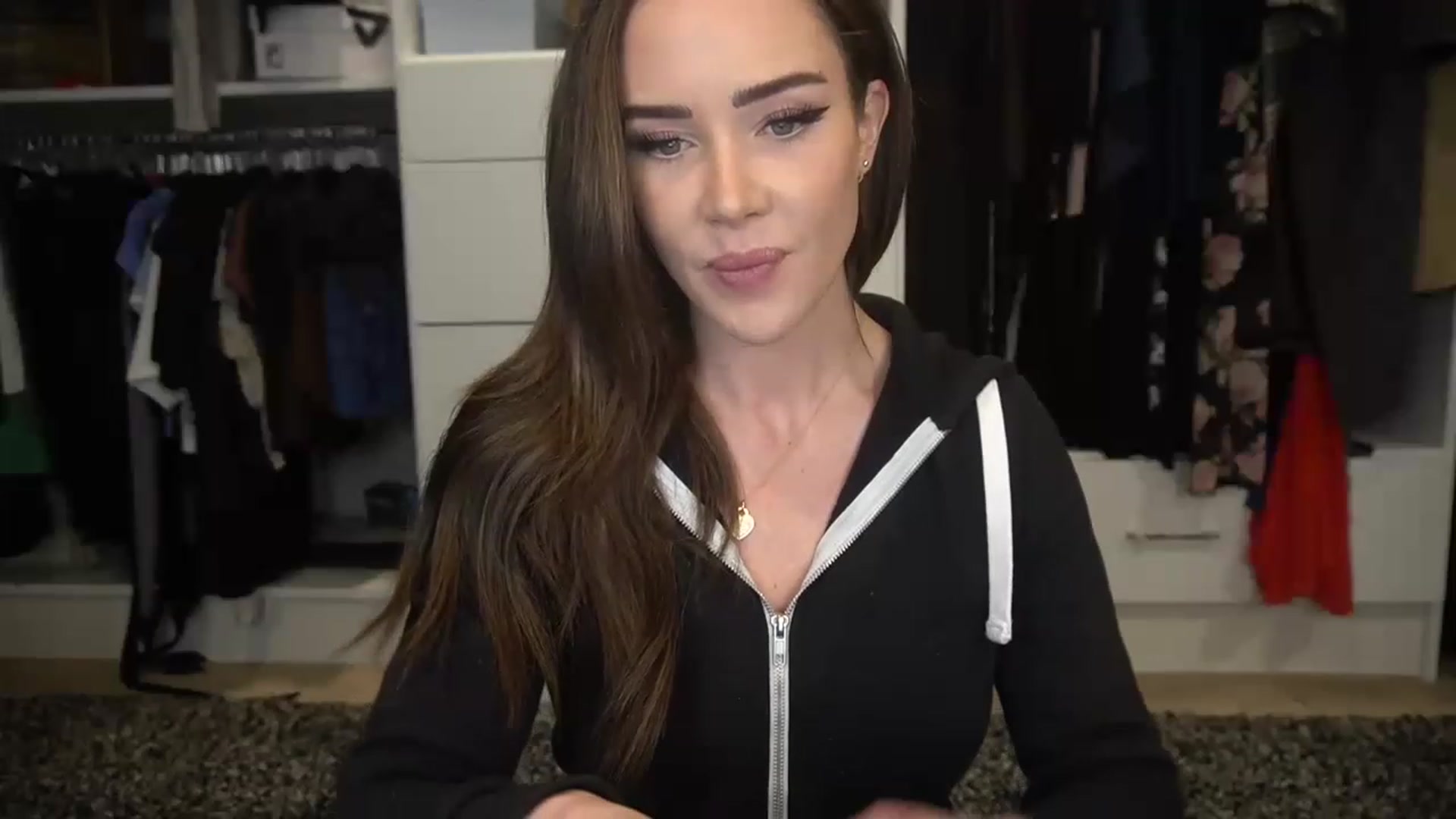Gallery image thumbnail from VapePapi's myfreecams stream on, 02/06/2023, 23:34 image 10 of 20