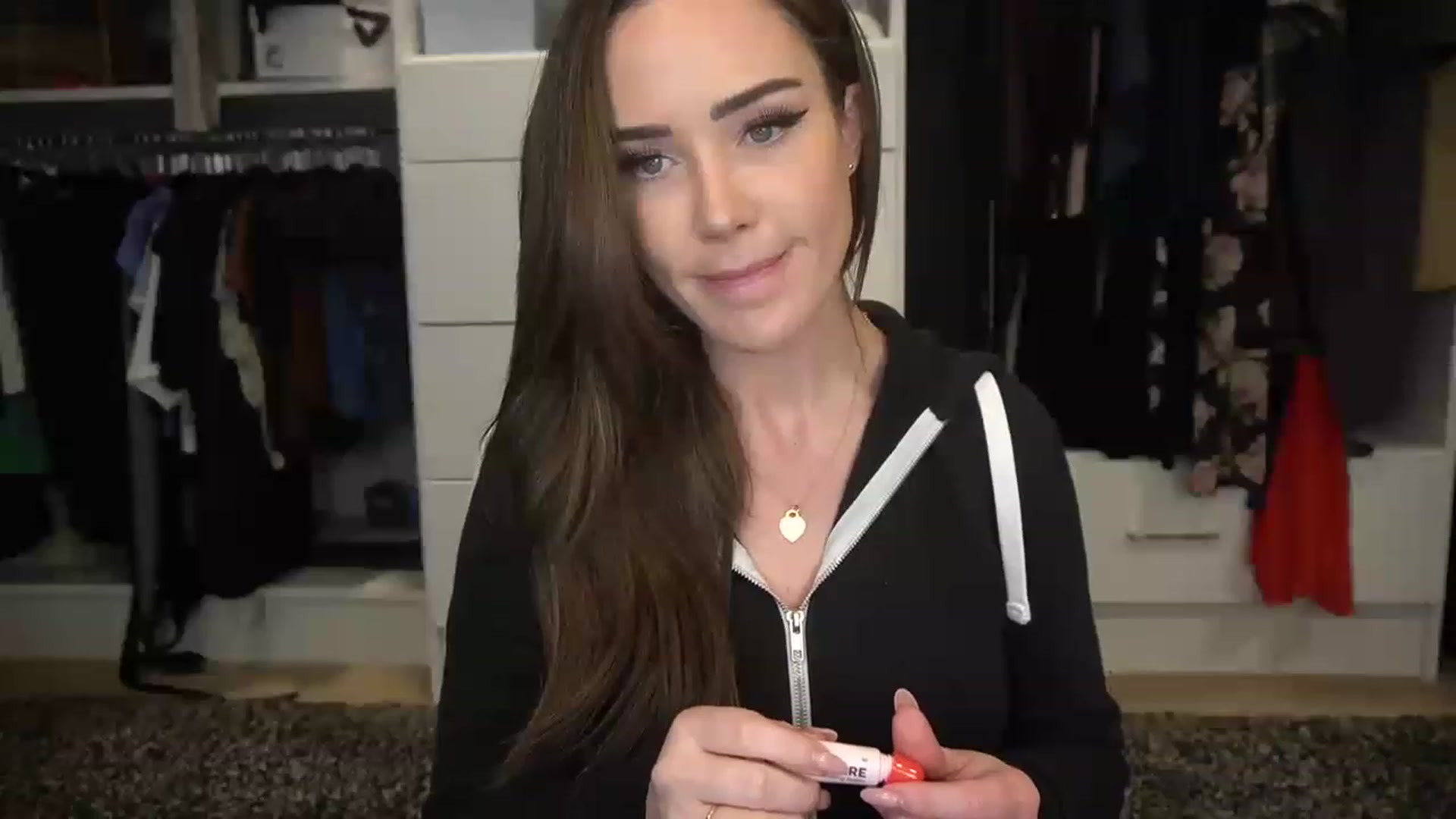 Gallery image thumbnail from VapePapi's myfreecams stream on, 02/06/2023, 23:34 image 17 of 20