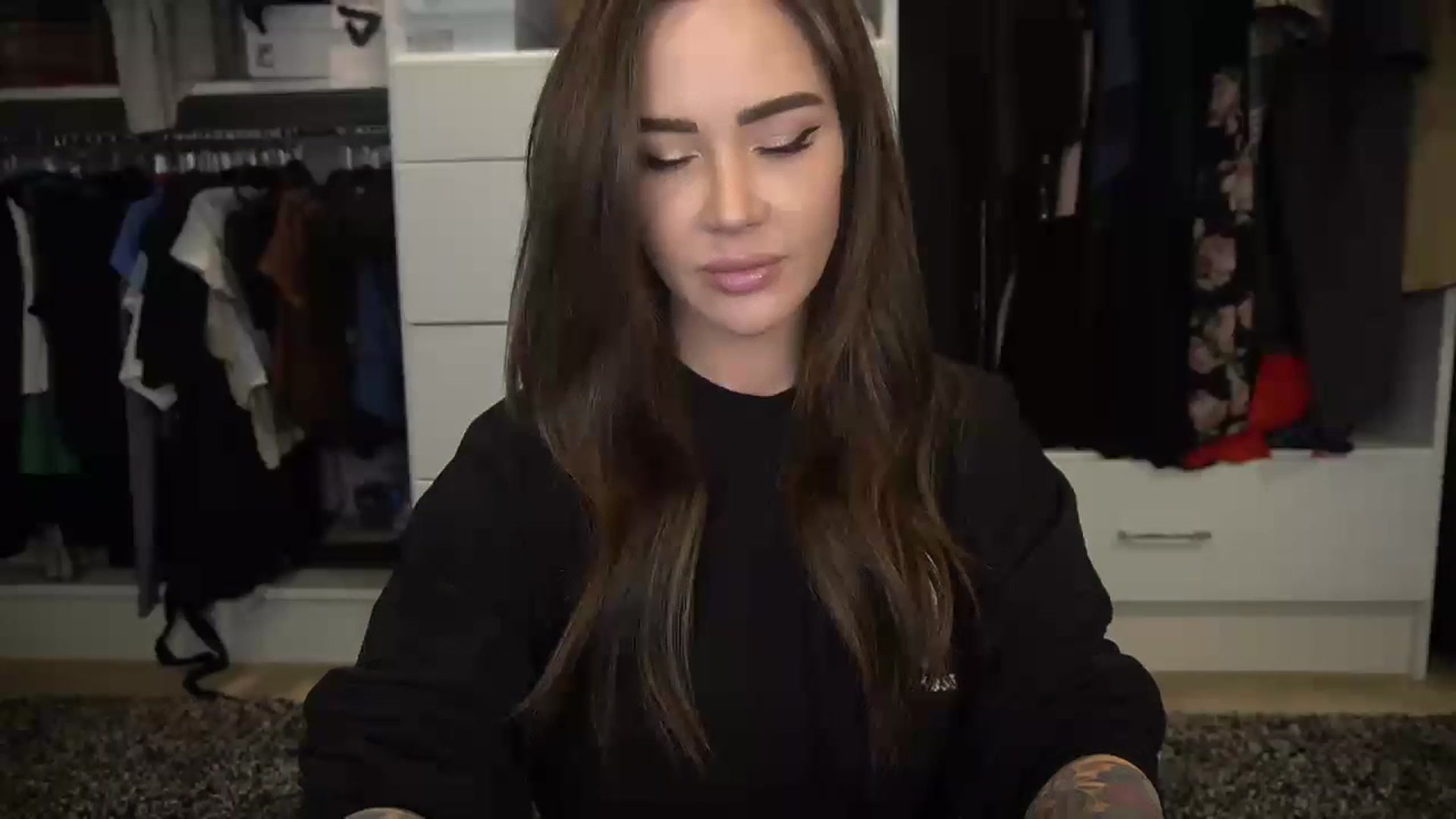 Gallery image thumbnail from VapePapi's myfreecams stream on, 02/13/2023, 23:01 image 13 of 20