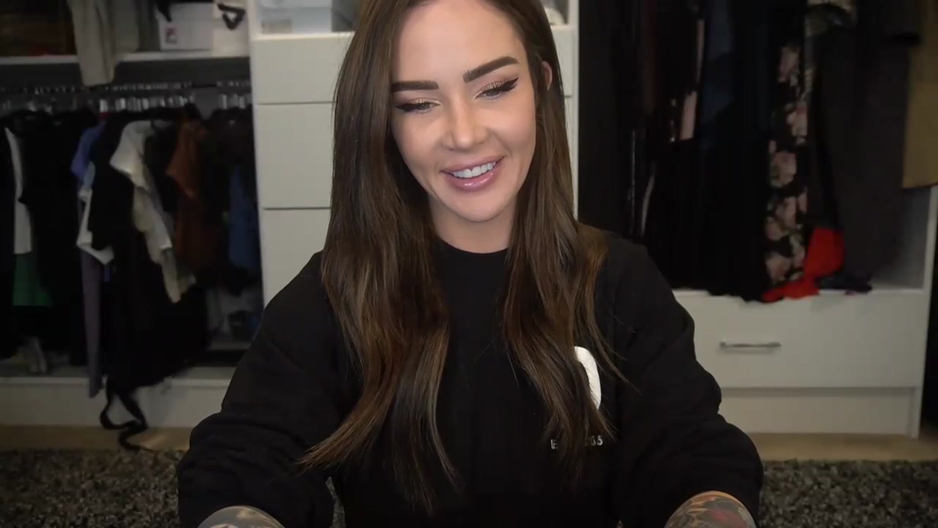 Gallery image thumbnail from VapePapi's myfreecams stream on, 02/13/2023, 23:01 image 14 of 20