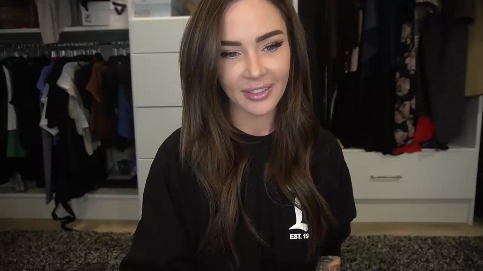 Gallery image thumbnail from VapePapi's myfreecams stream on, 02/13/2023, 23:01 image 6 of 20