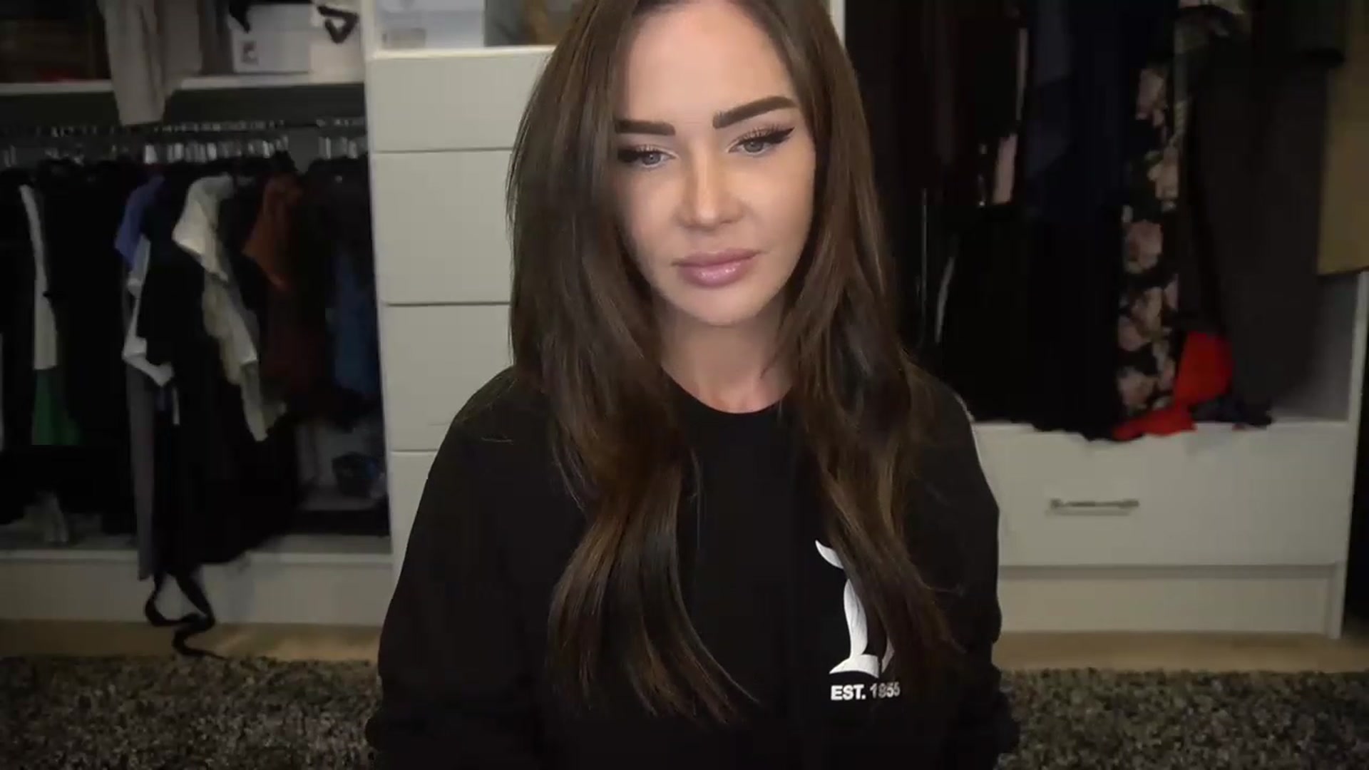 Gallery image thumbnail from VapePapi's myfreecams stream on, 02/13/2023, 23:01 image 18 of 20