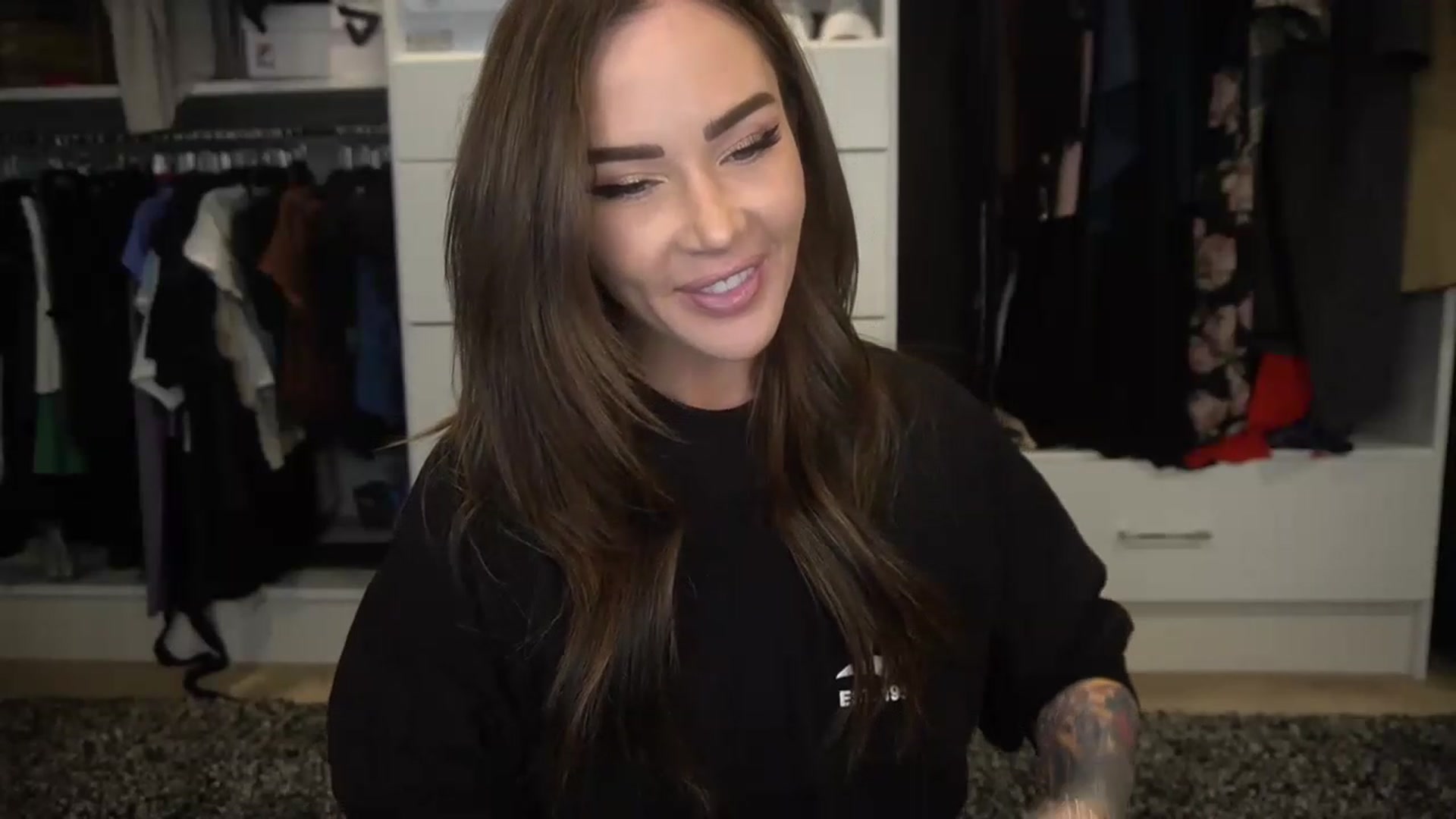 Gallery image thumbnail from VapePapi's myfreecams stream on, 02/13/2023, 23:01 image 17 of 20