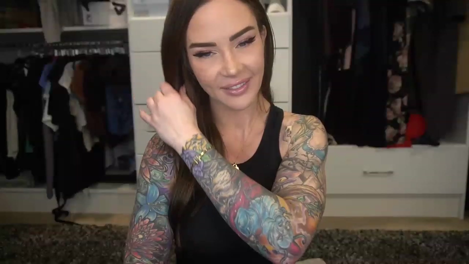 Gallery image thumbnail from VapePapi's myfreecams stream on, 02/14/2023, 23:29 image 10 of 20