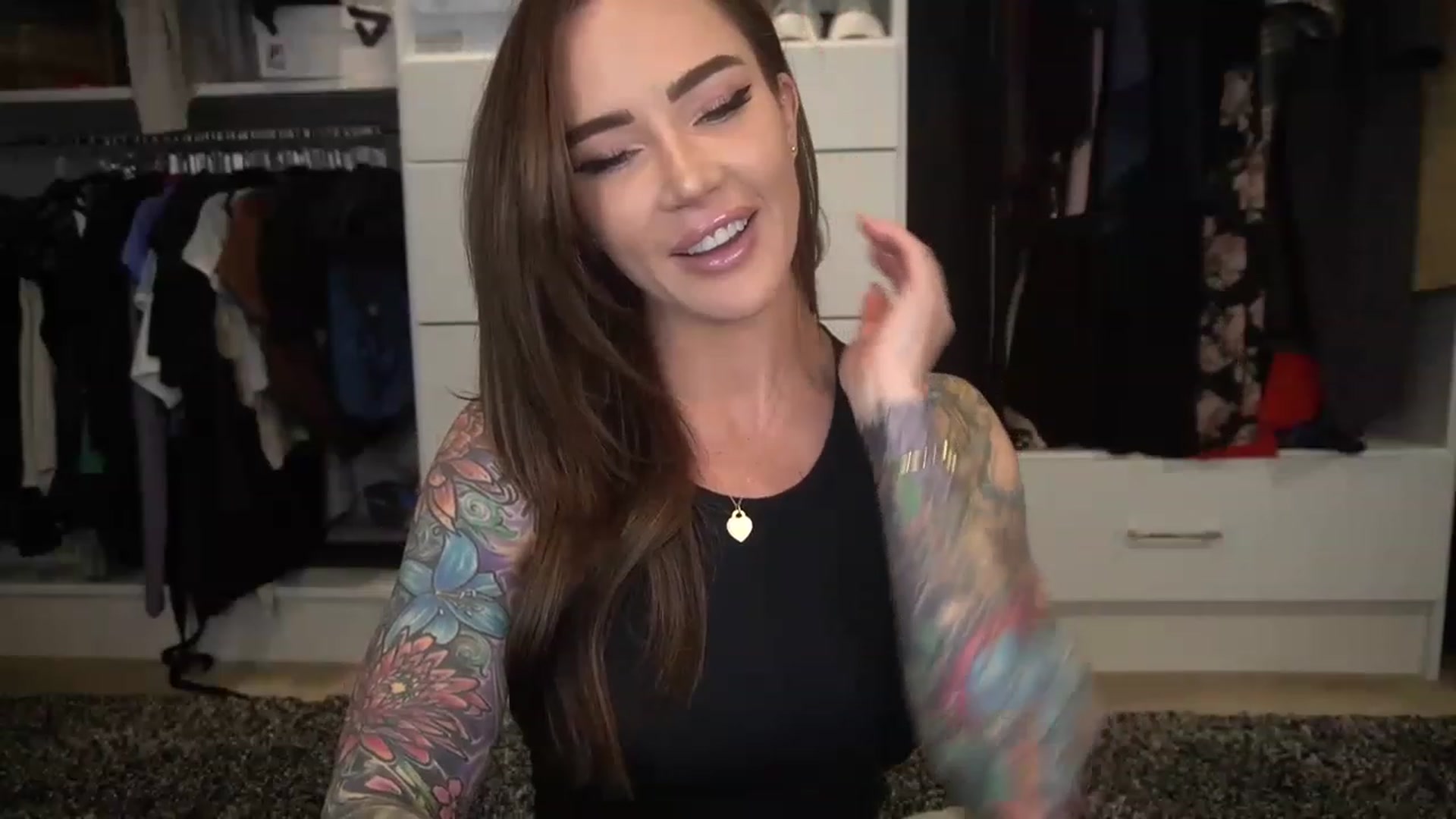 Gallery image thumbnail from VapePapi's myfreecams stream on, 02/14/2023, 23:29 image 14 of 20