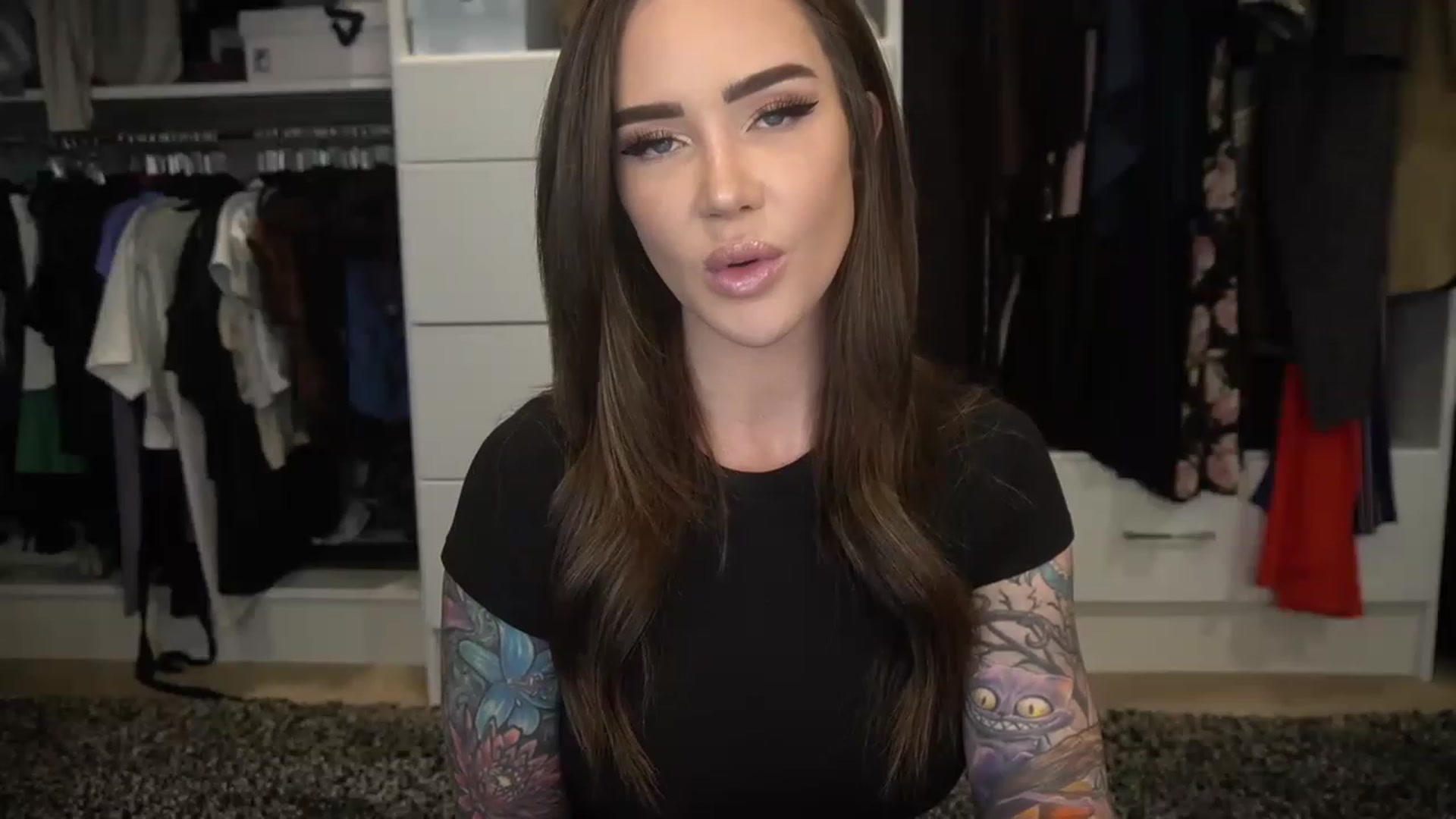 Gallery image thumbnail from VapePapi's myfreecams stream on, 02/17/2023, 23:31 image 12 of 20