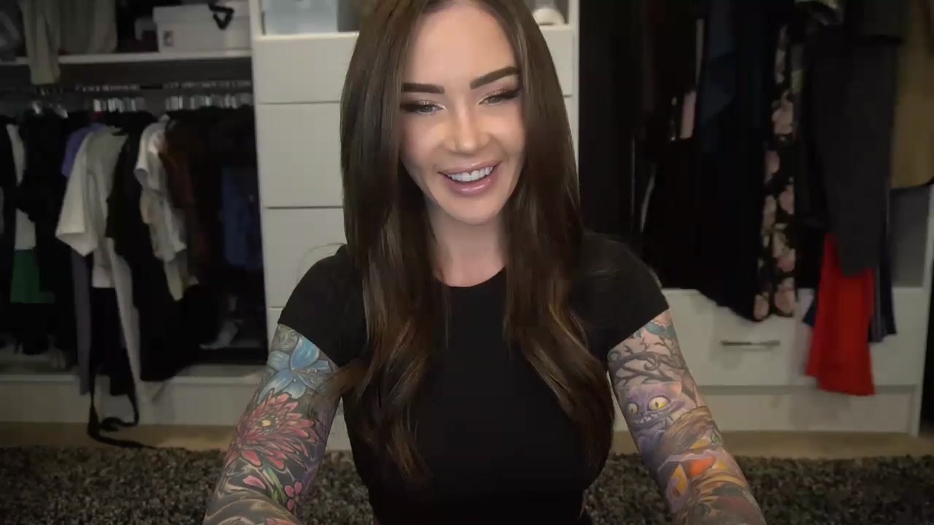 Gallery image thumbnail from VapePapi's myfreecams stream on, 02/17/2023, 23:31 image 3 of 20