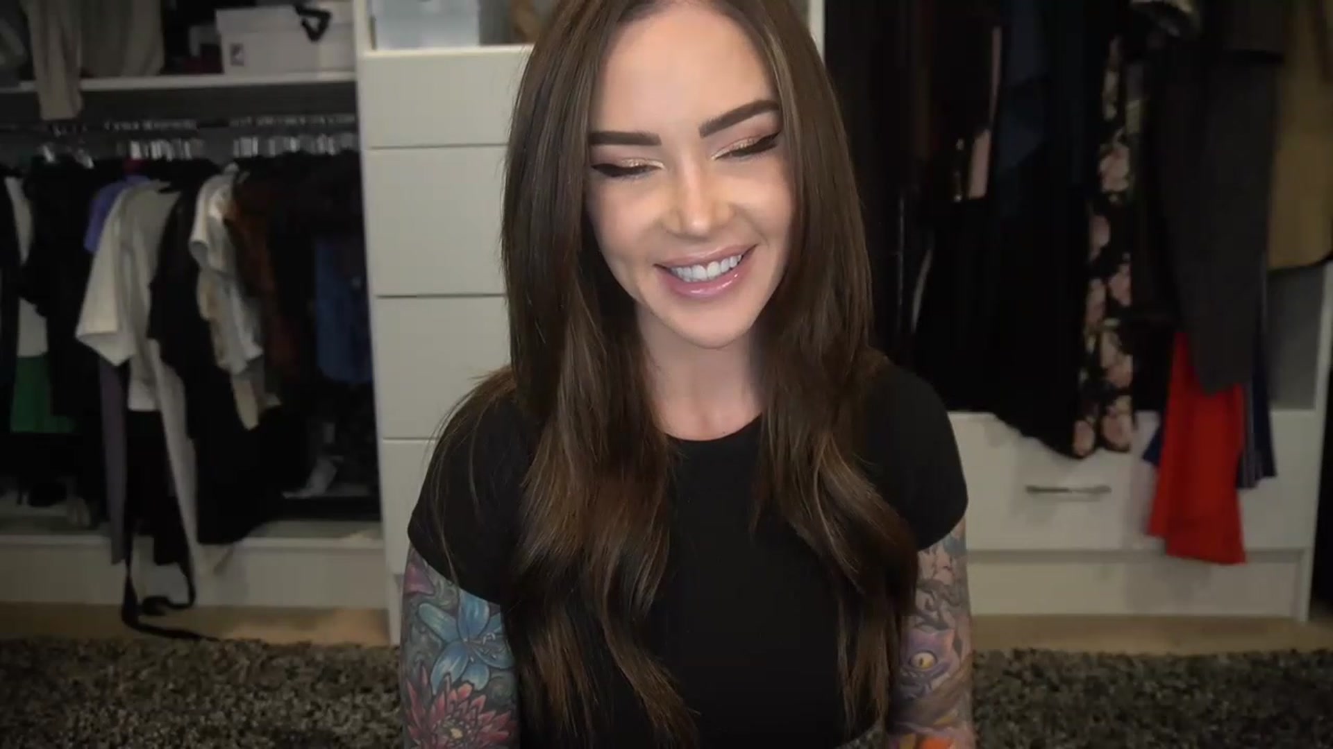 Gallery image thumbnail from VapePapi's myfreecams stream on, 02/17/2023, 23:31 image 16 of 20