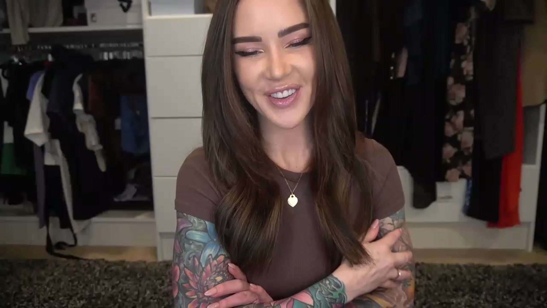Gallery image thumbnail from VapePapi's myfreecams stream on, 02/24/2023, 23:36 image 8 of 20
