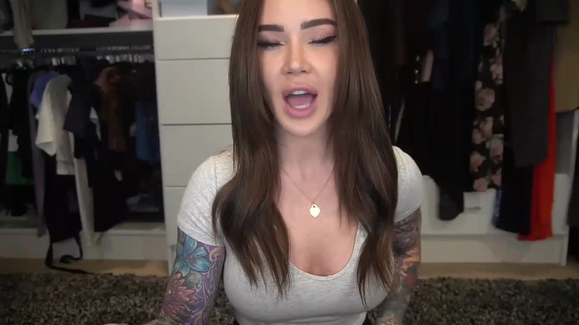 Gallery image thumbnail from VapePapi's myfreecams stream on, 02/27/2023, 23:31 image 18 of 20