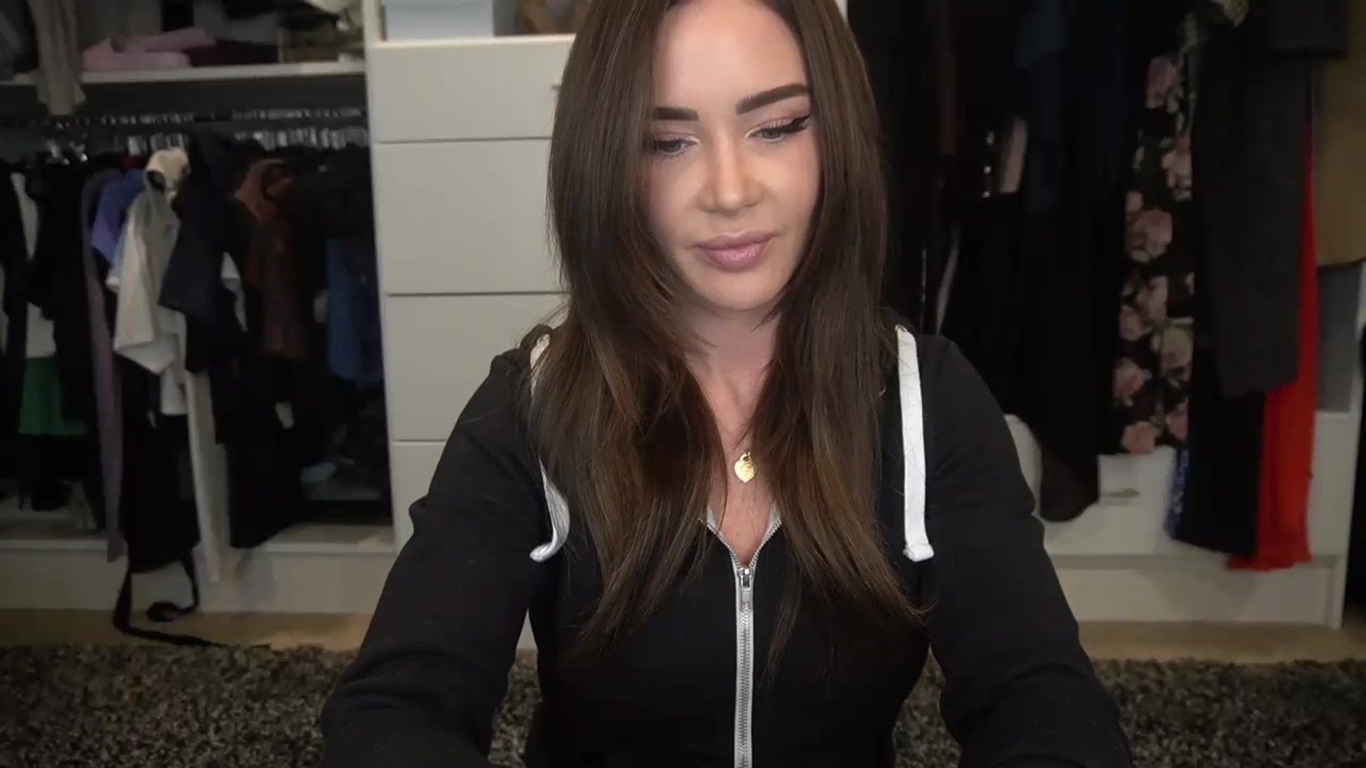 Gallery image thumbnail from VapePapi's myfreecams stream on, 02/28/2023, 23:34 image 10 of 20