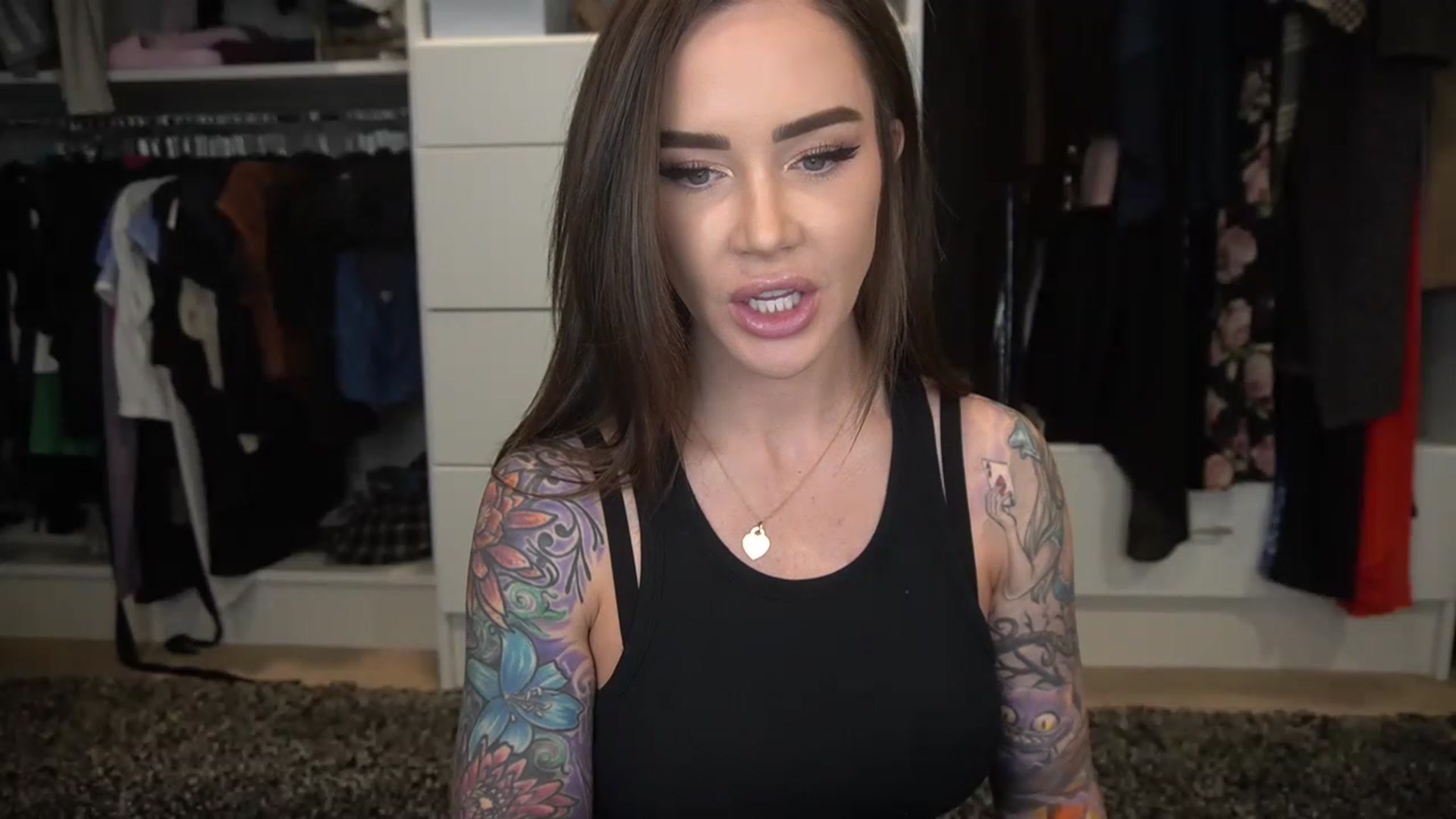 Gallery image thumbnail from VapePapi's myfreecams stream on, 03/06/2023, 23:21 image 17 of 20
