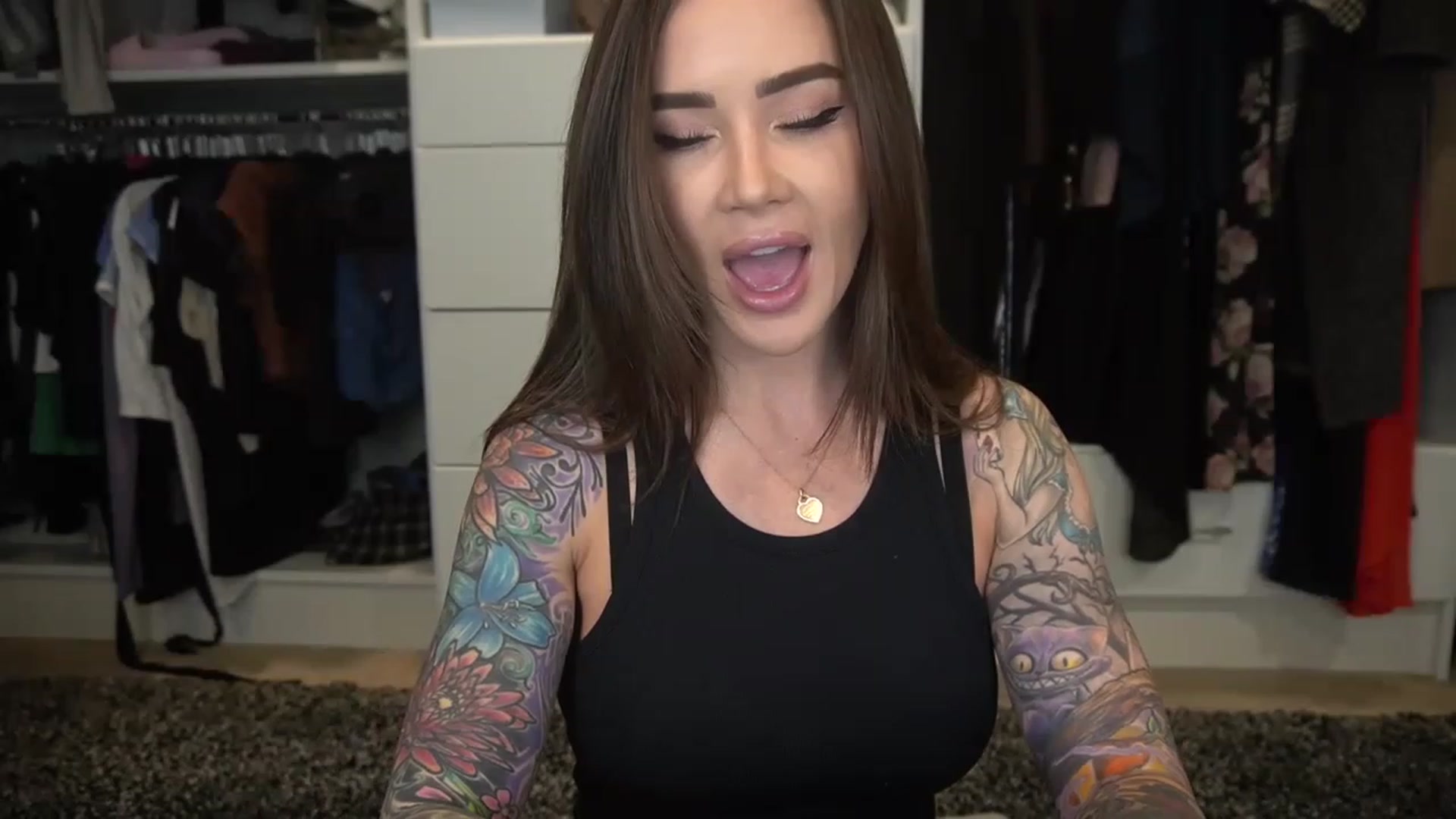 Gallery image thumbnail from VapePapi's myfreecams stream on, 03/06/2023, 23:21 image 14 of 20
