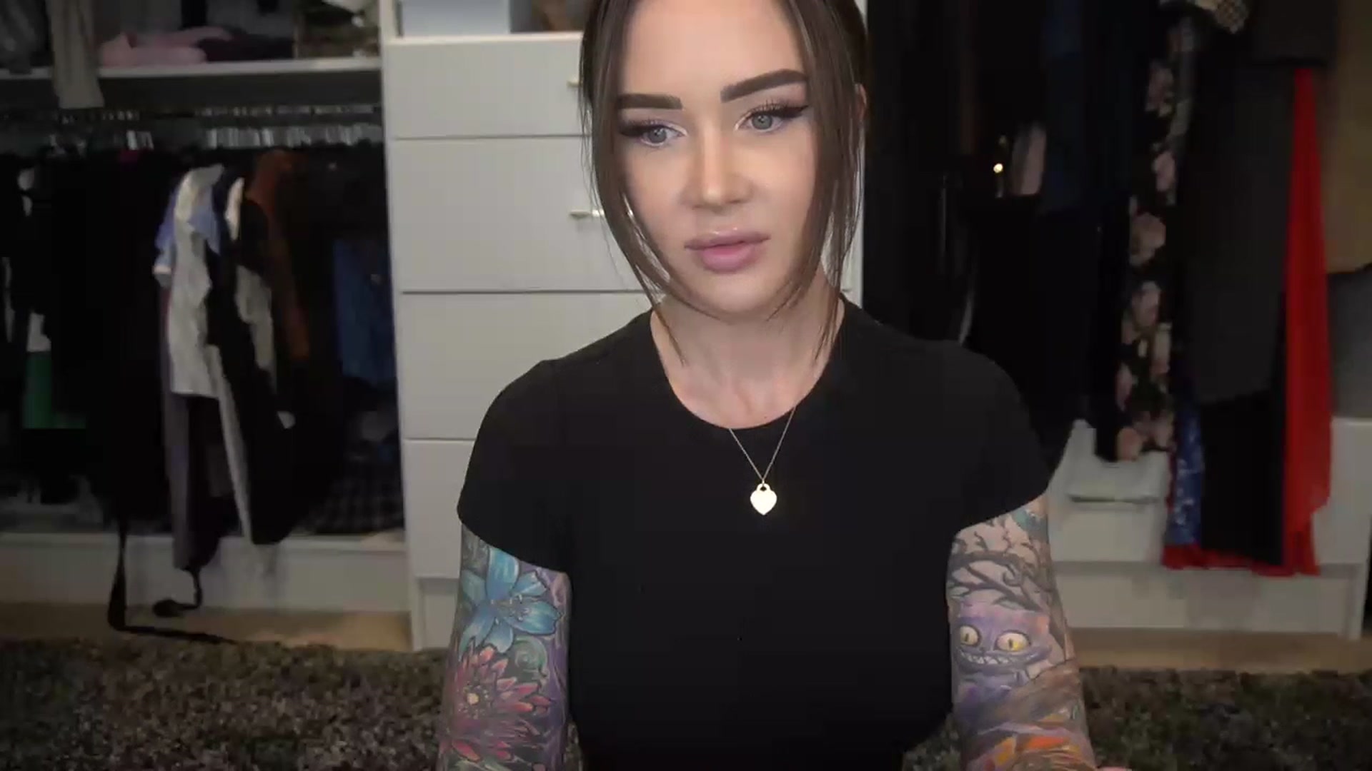 Gallery image thumbnail from VapePapi's myfreecams stream on, 03/07/2023, 23:23 image 16 of 20