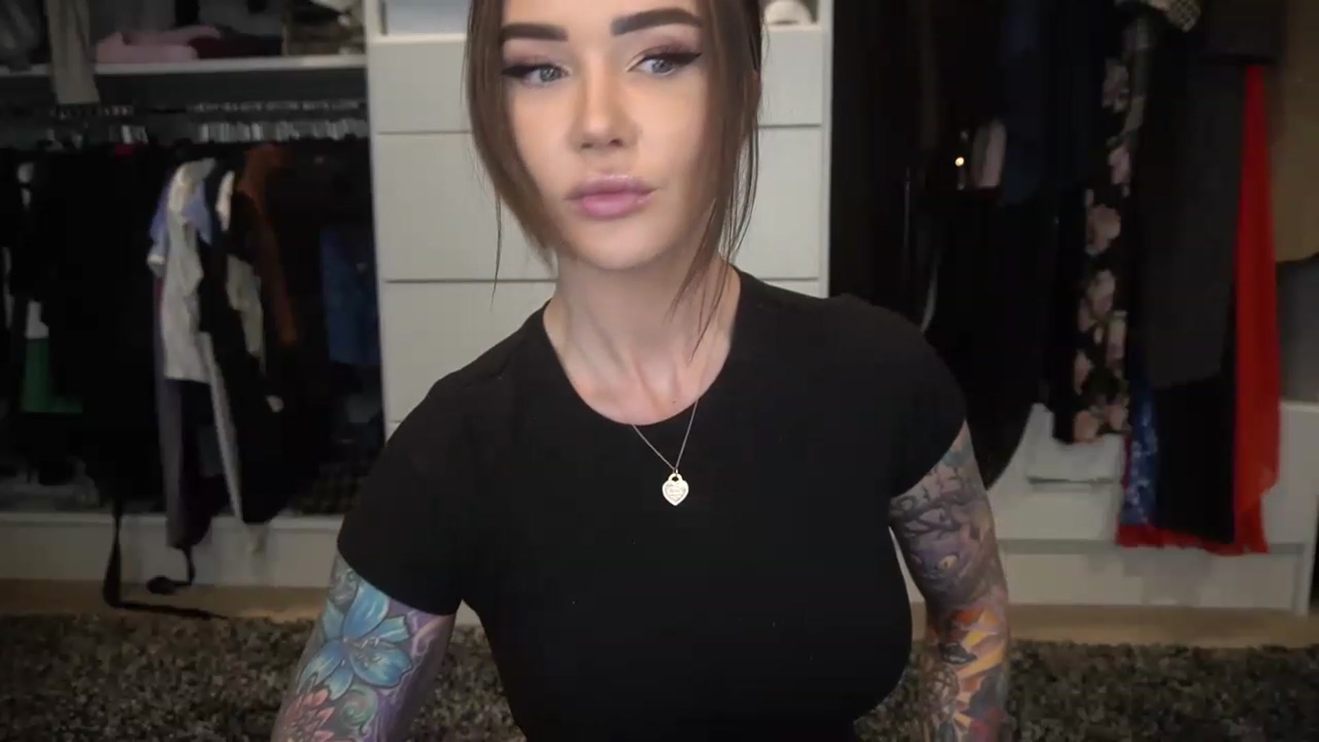 Gallery image thumbnail from VapePapi's myfreecams stream on, 03/07/2023, 23:23 image 10 of 20