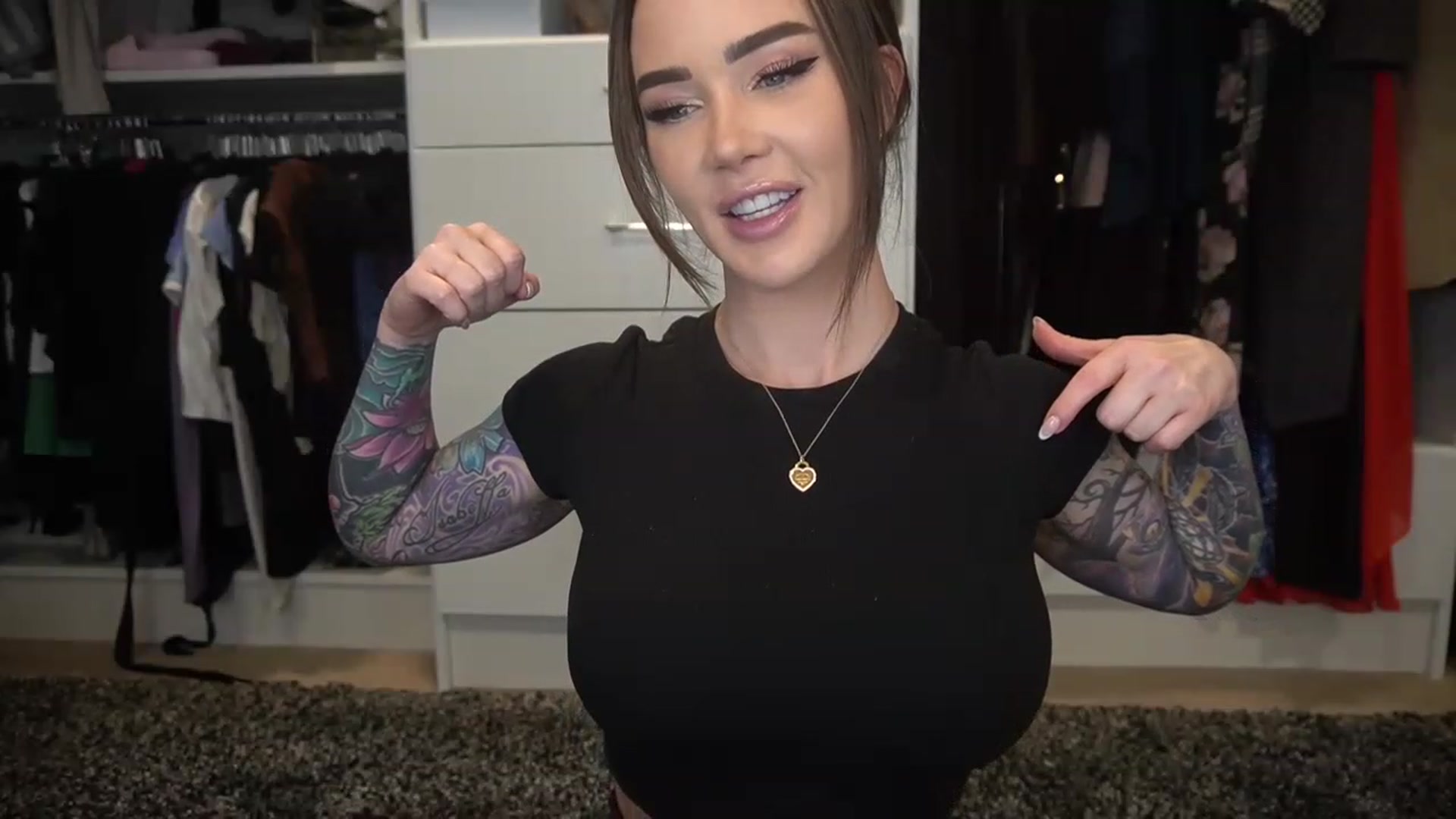 Gallery image thumbnail from VapePapi's myfreecams stream on, 03/07/2023, 23:23 image 8 of 20