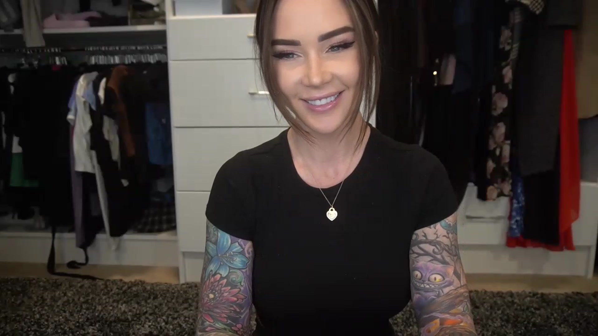 Gallery image thumbnail from VapePapi's myfreecams stream on, 03/07/2023, 23:23 image 2 of 20