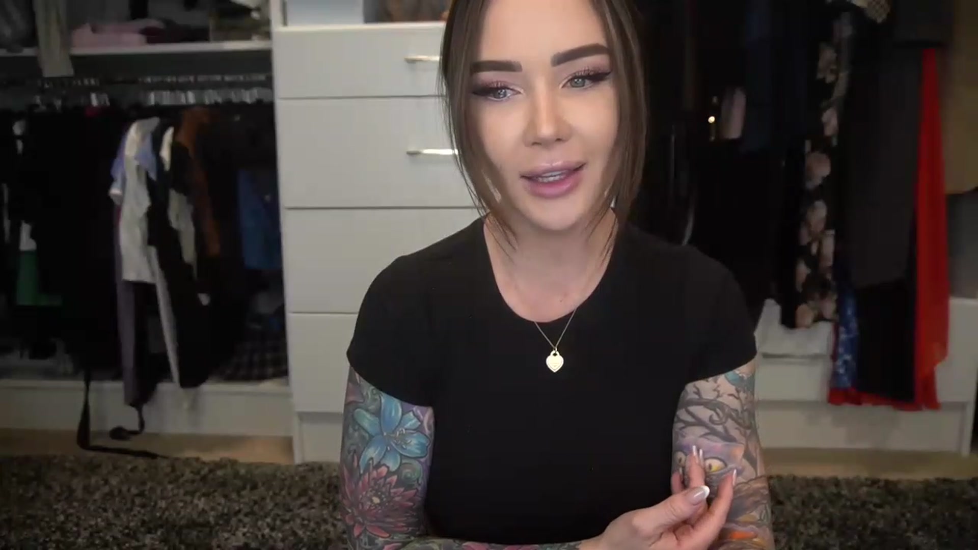 Gallery image thumbnail from VapePapi's myfreecams stream on, 03/07/2023, 23:23 image 4 of 20