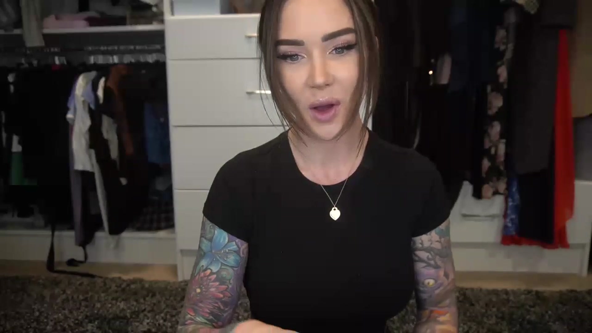 Gallery image thumbnail from VapePapi's myfreecams stream on, 03/07/2023, 23:23 image 7 of 20