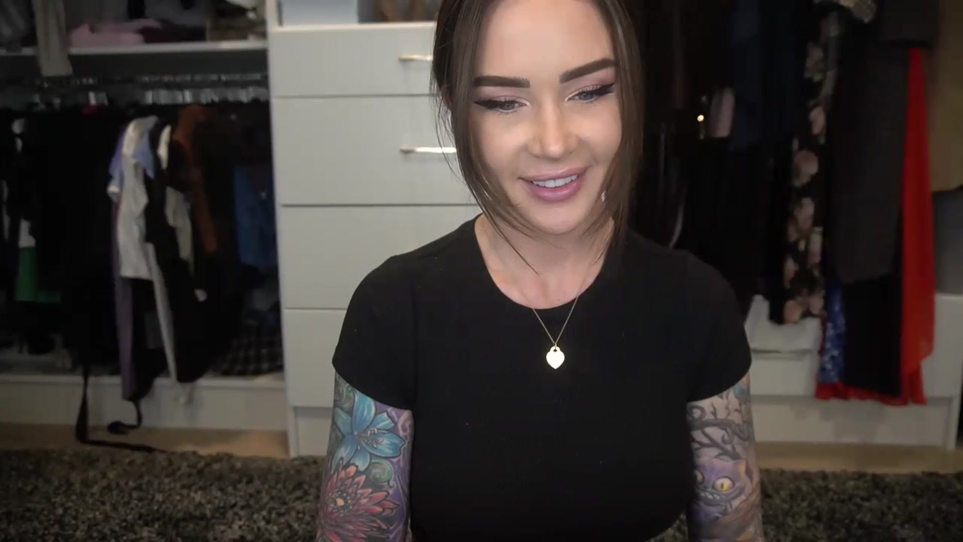 Gallery image thumbnail from VapePapi's myfreecams stream on, 03/07/2023, 23:23 image 20 of 20