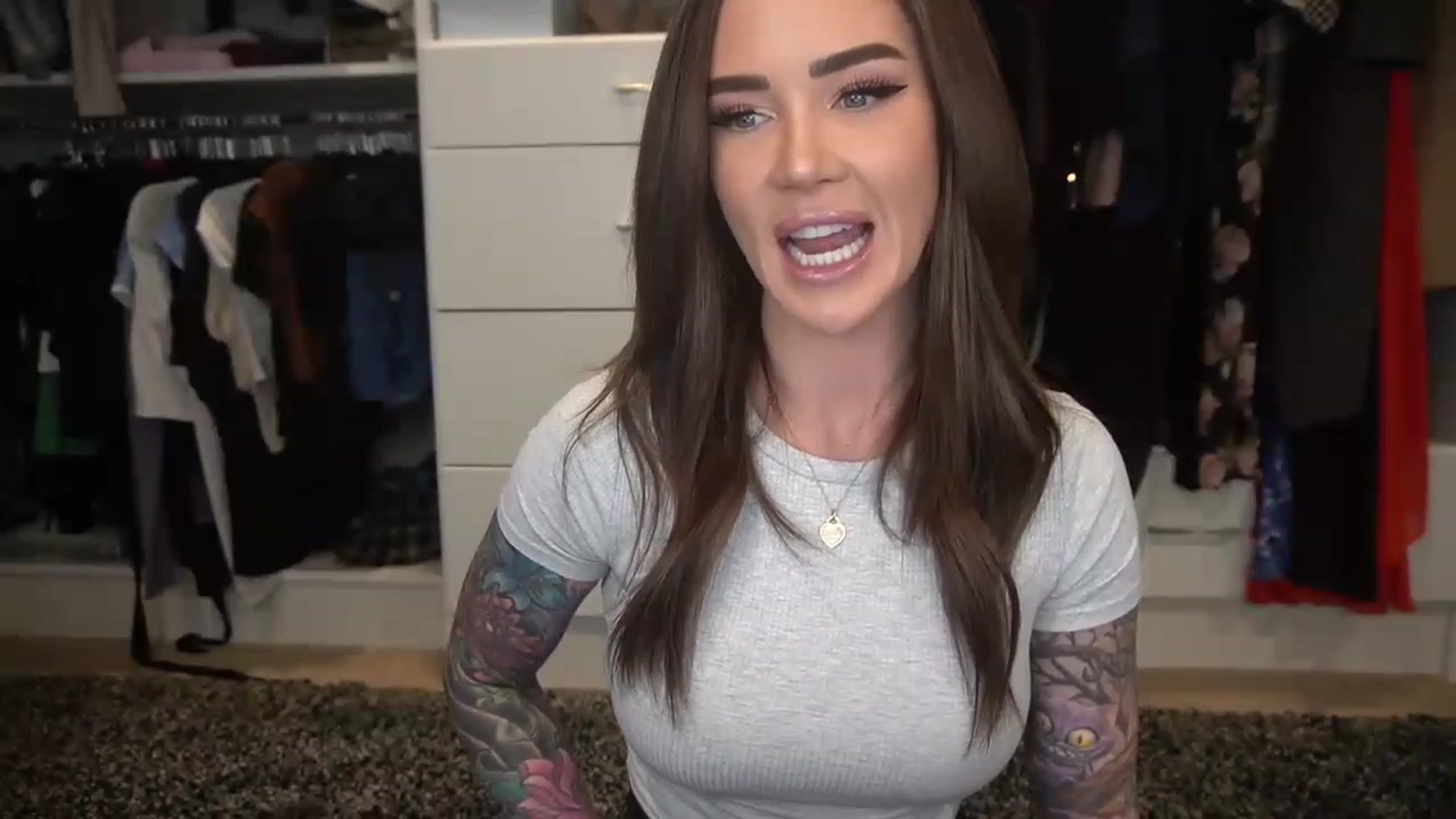 Gallery image thumbnail from VapePapi's myfreecams stream on, 03/08/2023, 23:22 image 3 of 20