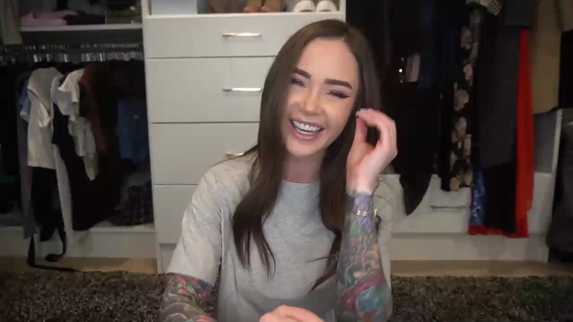 Gallery image thumbnail from VapePapi's myfreecams stream on, 03/10/2023, 23:18 image 5 of 20