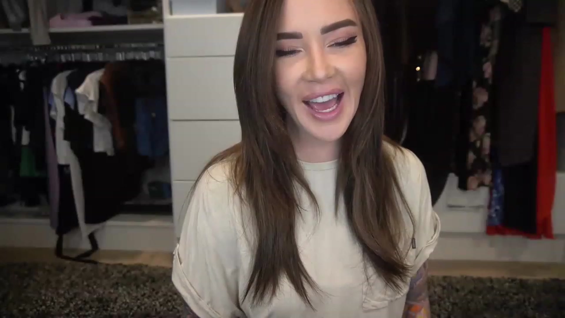 Gallery image thumbnail from VapePapi's myfreecams stream on, 03/12/2023, 20:01 image 17 of 20