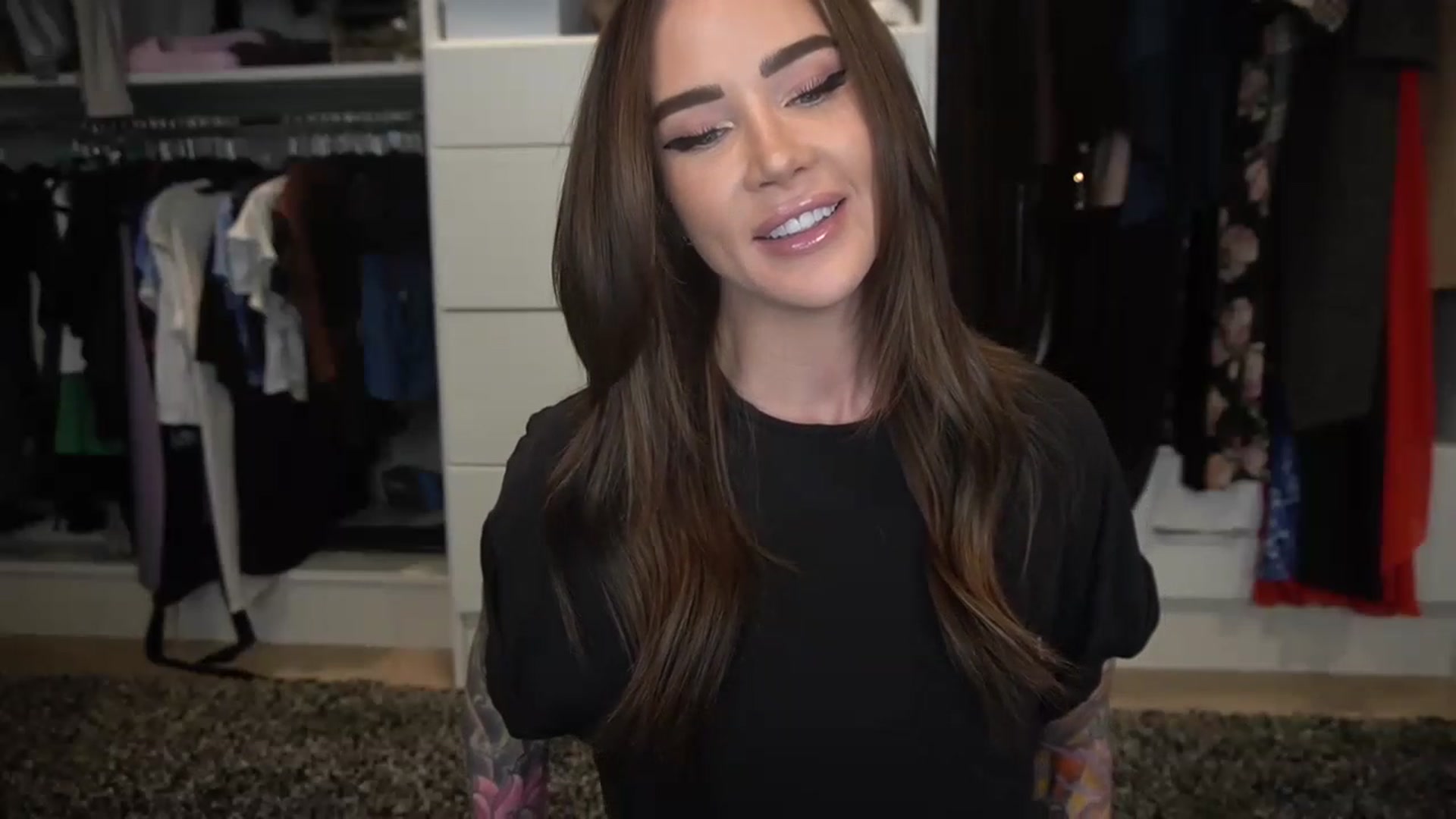 Gallery image thumbnail from VapePapi's myfreecams stream on, 03/13/2023, 22:23 image 13 of 20