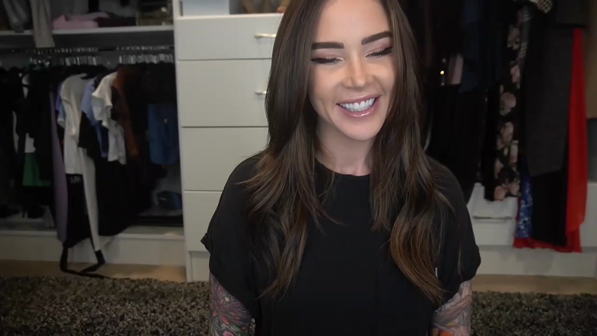 Gallery image thumbnail from VapePapi's myfreecams stream on, 03/13/2023, 22:23 image 3 of 20
