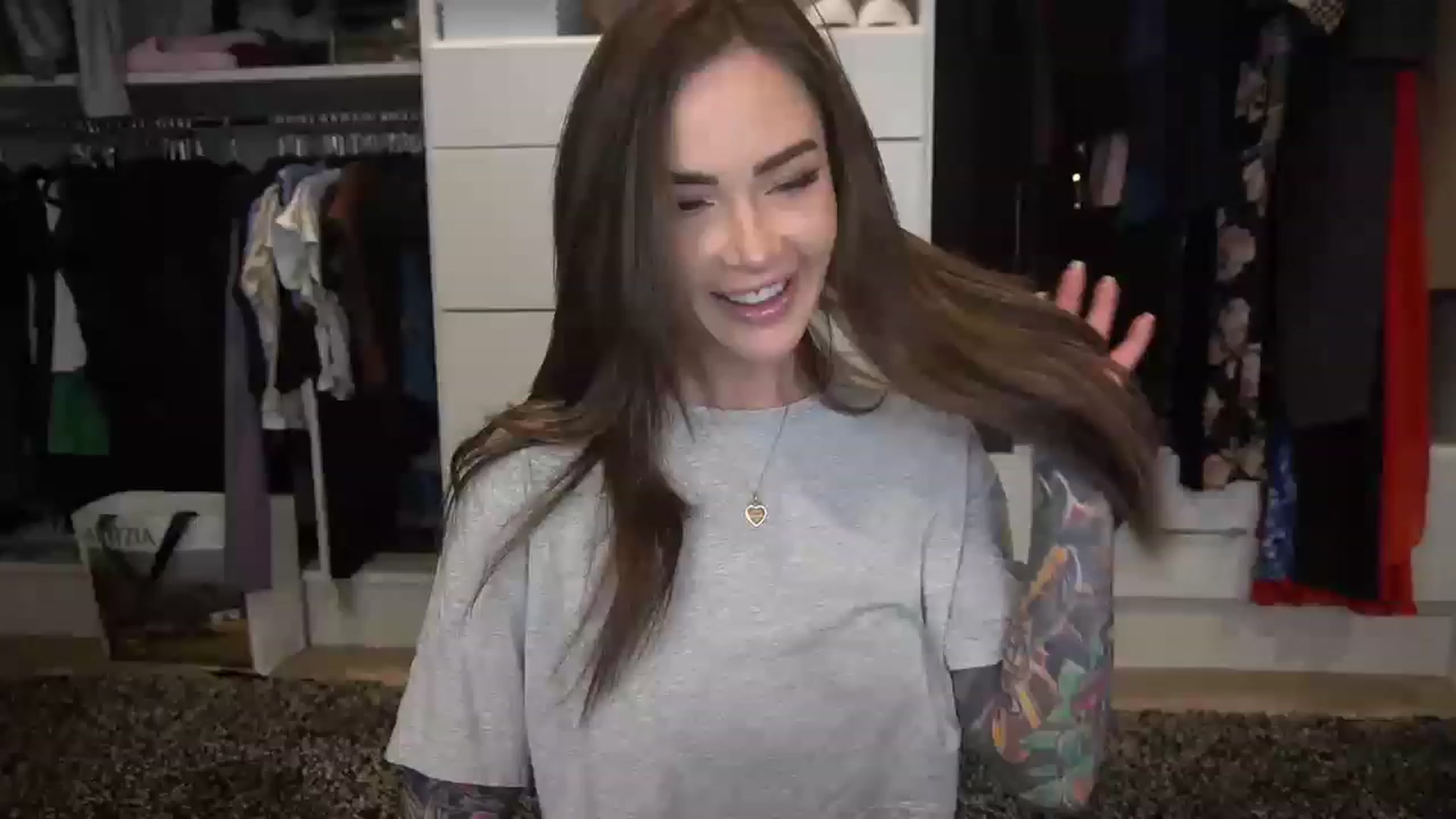 Gallery image thumbnail from VapePapi's myfreecams stream on, 03/15/2023, 22:31 image 9 of 20