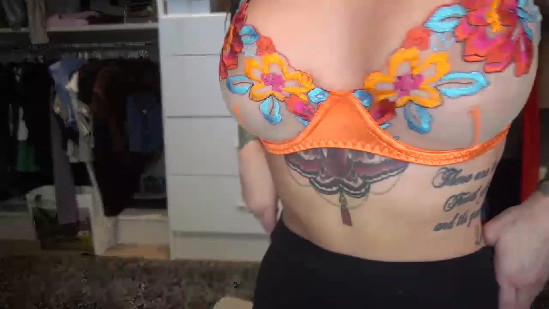 Gallery image thumbnail from VapePapi's myfreecams stream on, 03/16/2023, 22:29 image 11 of 20