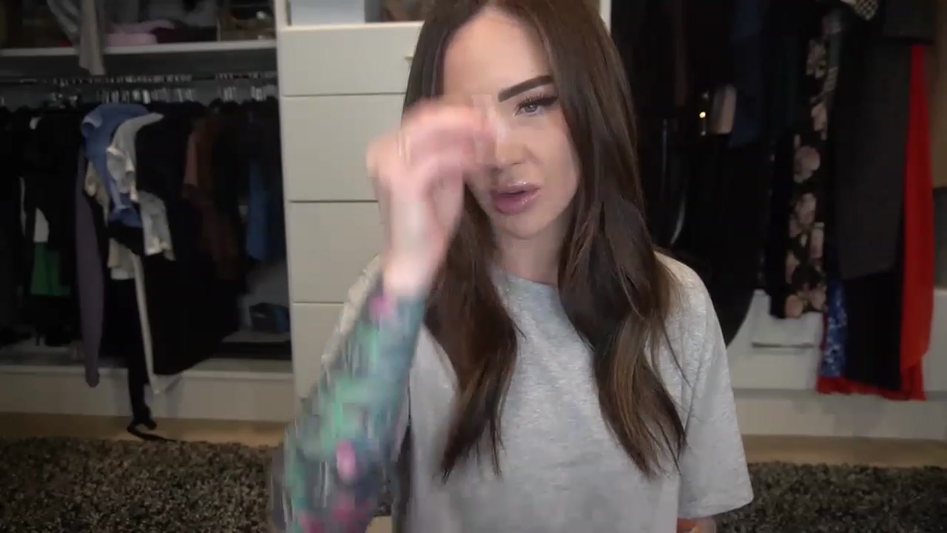 Gallery image thumbnail from VapePapi's myfreecams stream on, 03/17/2023, 22:32 image 17 of 20