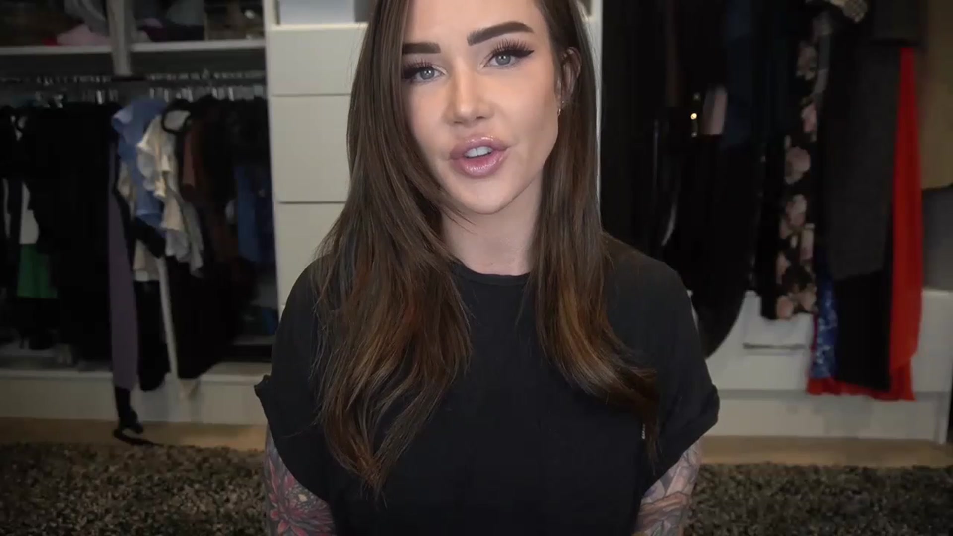 Gallery image thumbnail from VapePapi's myfreecams stream on, 03/19/2023, 20:02 image 4 of 20