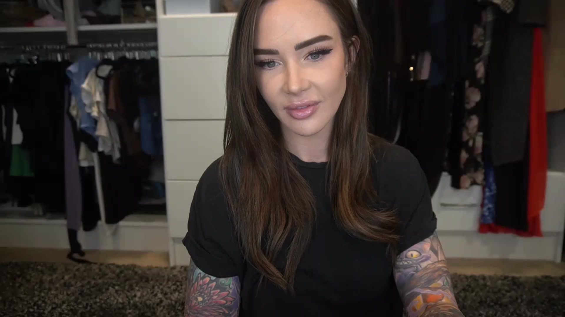 Gallery image thumbnail from VapePapi's myfreecams stream on, 03/19/2023, 20:02 image 3 of 20