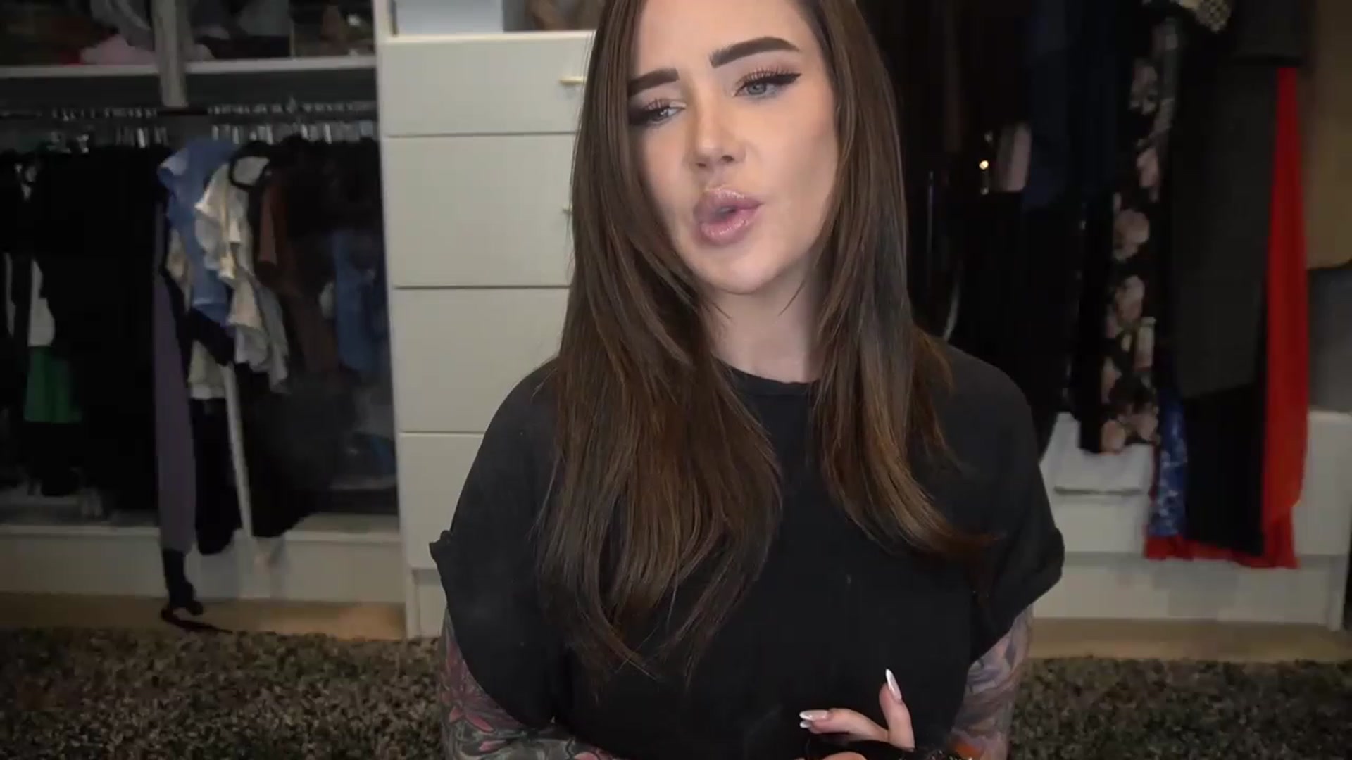 Gallery image thumbnail from VapePapi's myfreecams stream on, 03/19/2023, 20:02 image 15 of 20