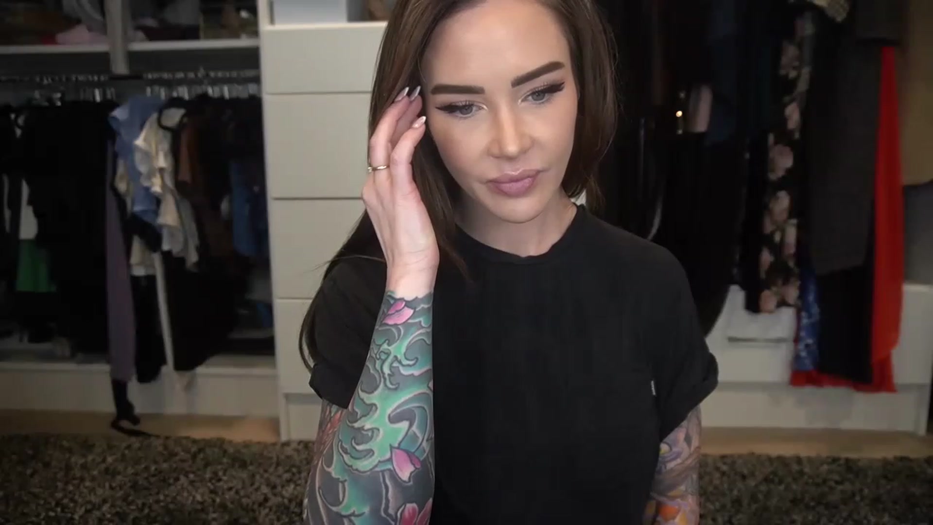 Gallery image thumbnail from VapePapi's myfreecams stream on, 03/19/2023, 20:02 image 18 of 20