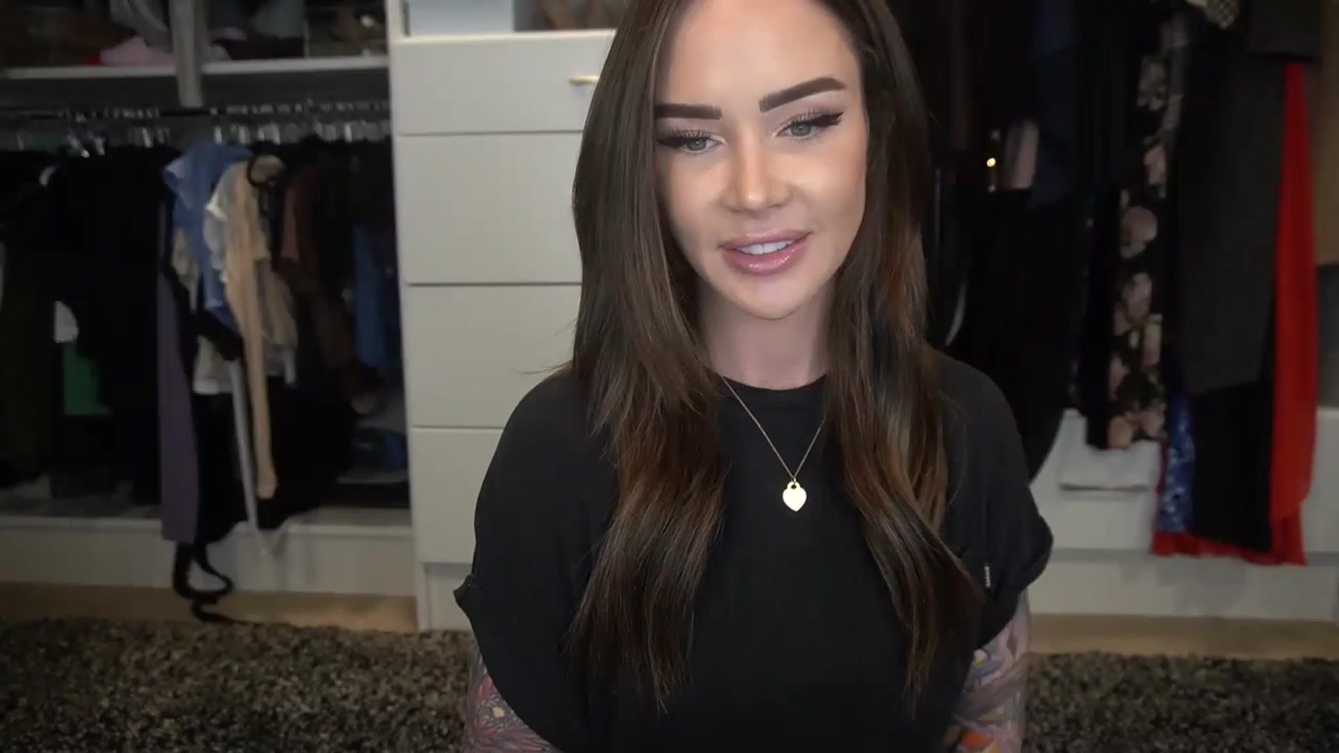 Gallery image thumbnail from VapePapi's myfreecams stream on, 03/20/2023, 22:30 image 9 of 20