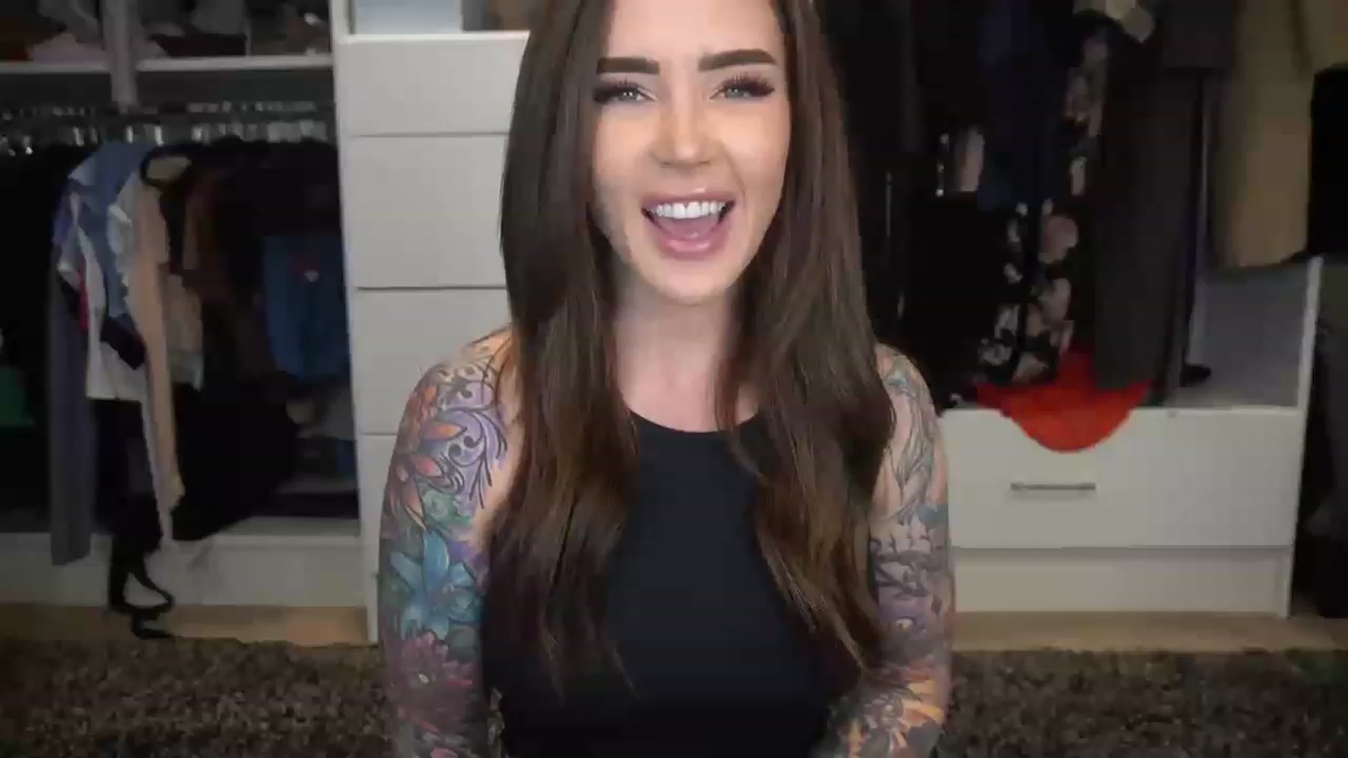 Gallery image thumbnail from VapePapi's myfreecams stream on, 03/22/2023, 22:30 image 6 of 20