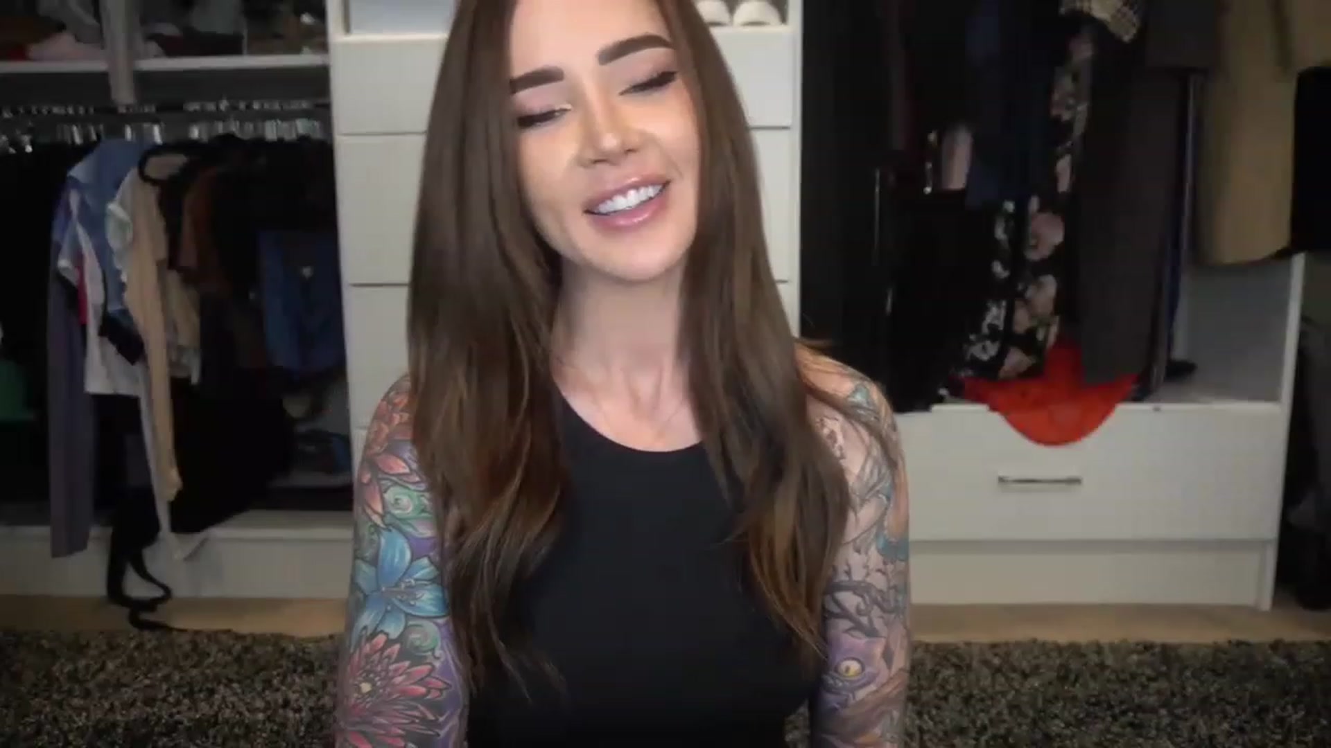 Gallery image thumbnail from VapePapi's myfreecams stream on, 03/22/2023, 22:30 image 8 of 20