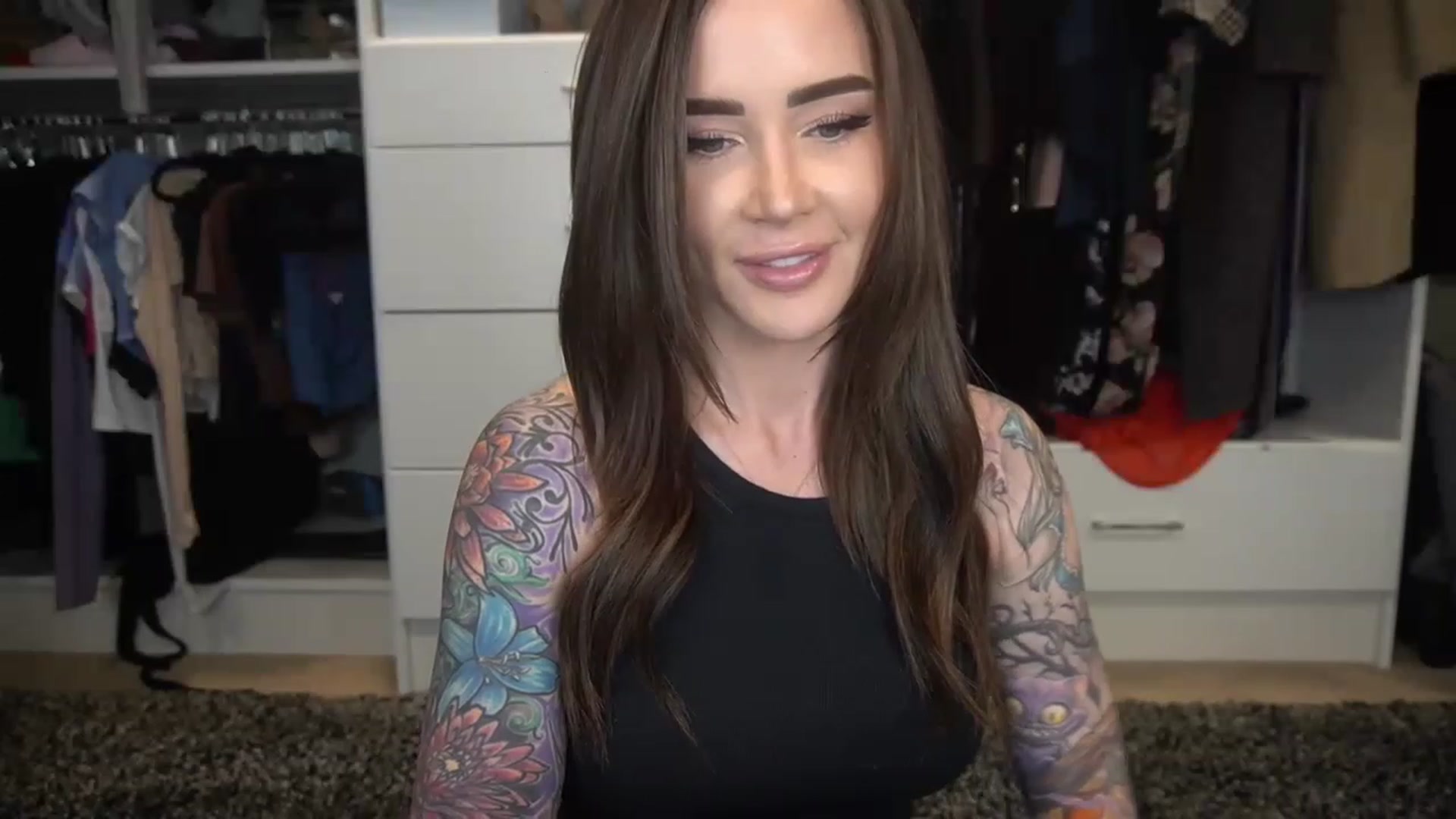 Gallery image thumbnail from VapePapi's myfreecams stream on, 03/22/2023, 22:30 image 9 of 20