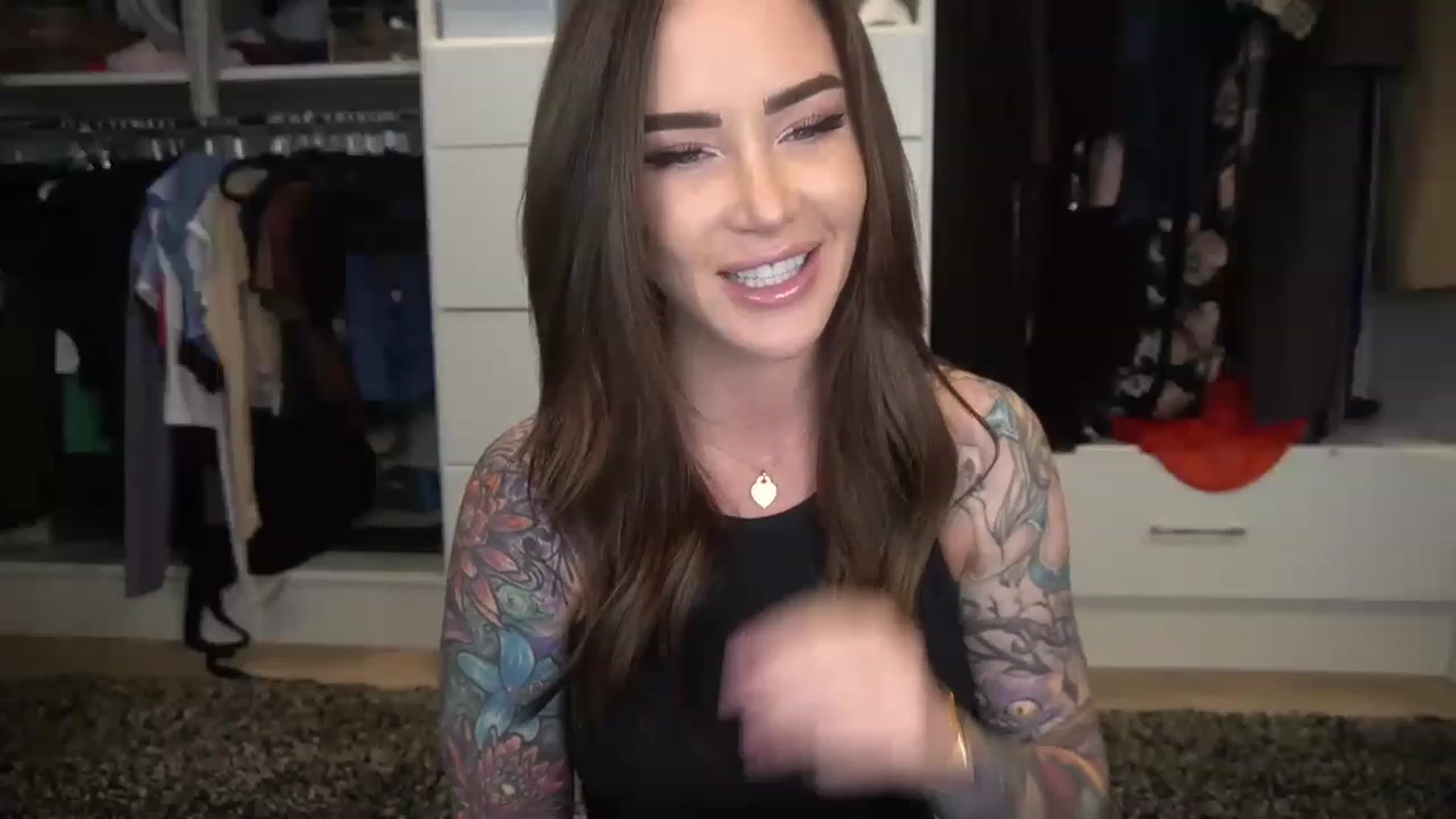Gallery image thumbnail from VapePapi's myfreecams stream on, 03/23/2023, 22:15 image 4 of 20